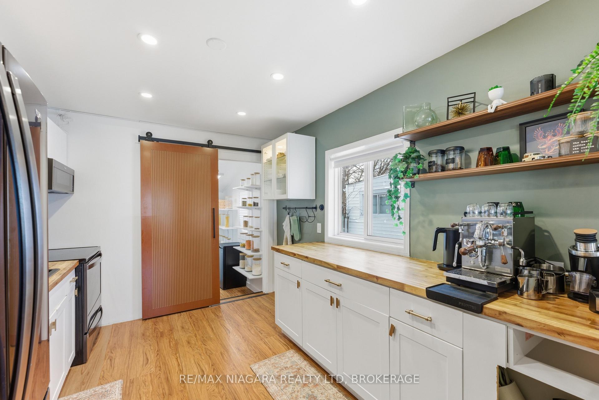 Photo 6 of 412 Welland Avenue, St. Catharines, Facer — HOMEH
