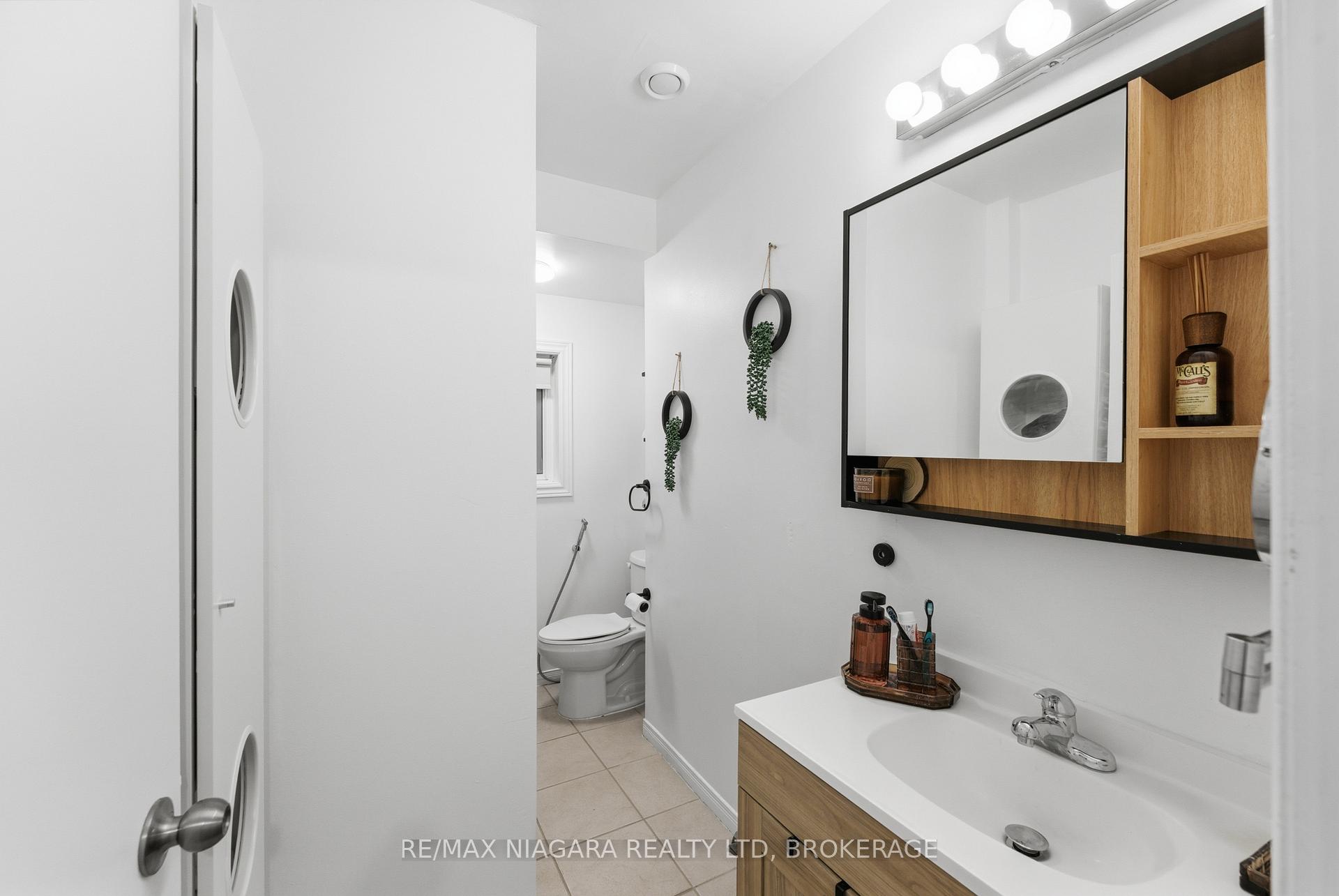 Photo 13 of 412 Welland Avenue, St. Catharines, Facer — HOMEH