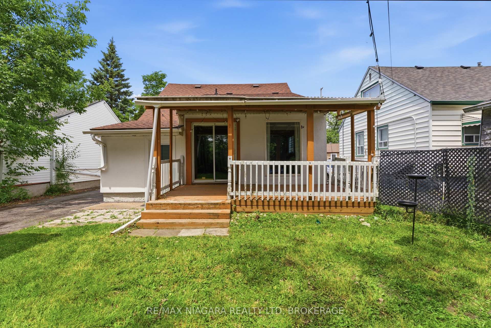 Photo 26 of 412 Welland Avenue, St. Catharines, Facer — HOMEH