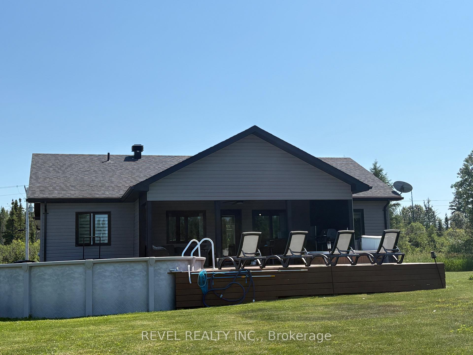 Photo 3 of 983 Highway 652, Cochrane — HOMEH