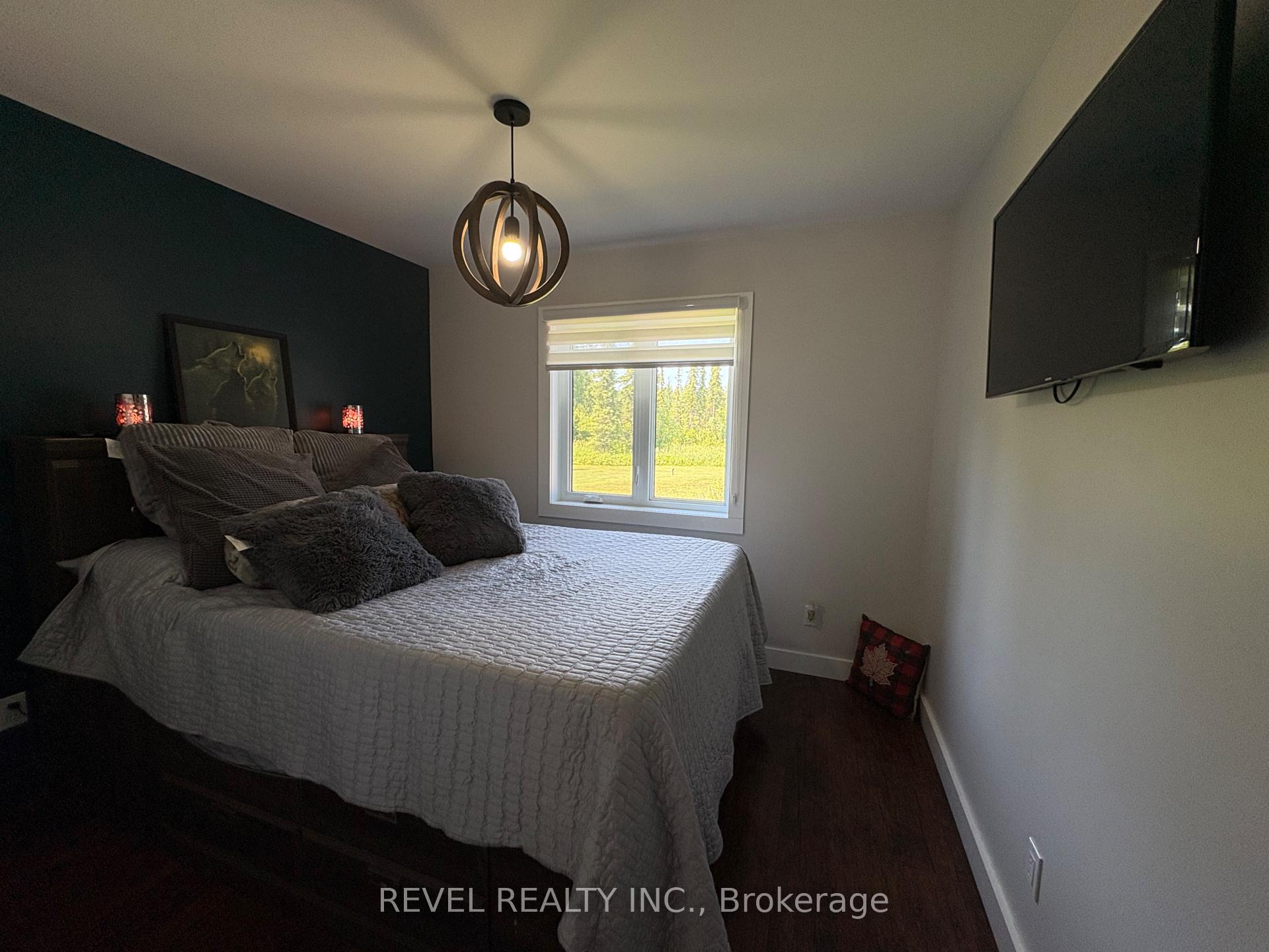 Photo 18 of 983 Highway 652, Cochrane — HOMEH