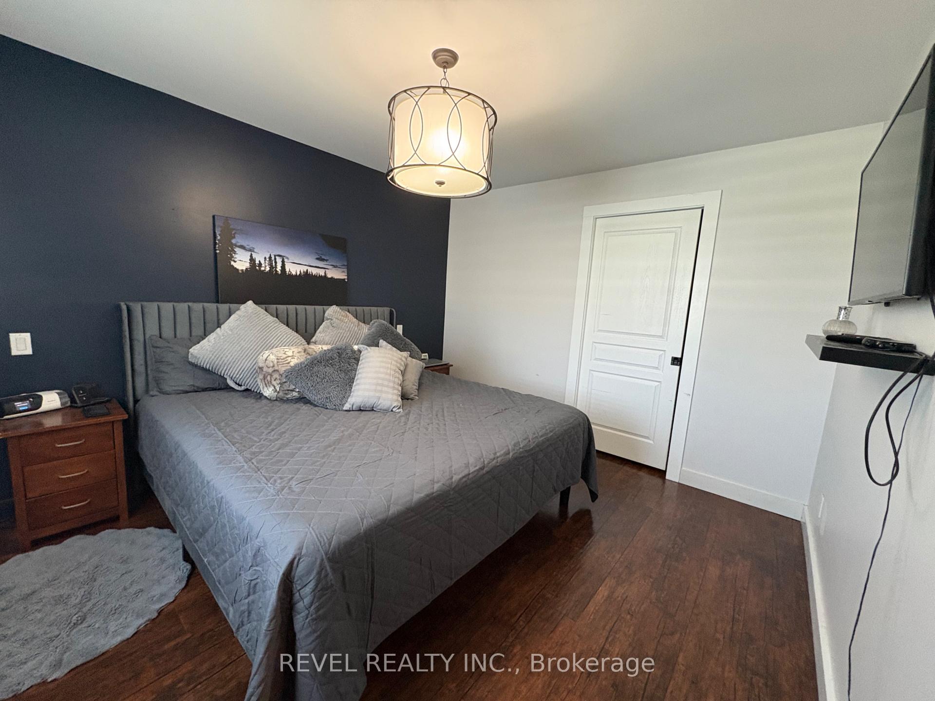 Photo 20 of 983 Highway 652, Cochrane — HOMEH