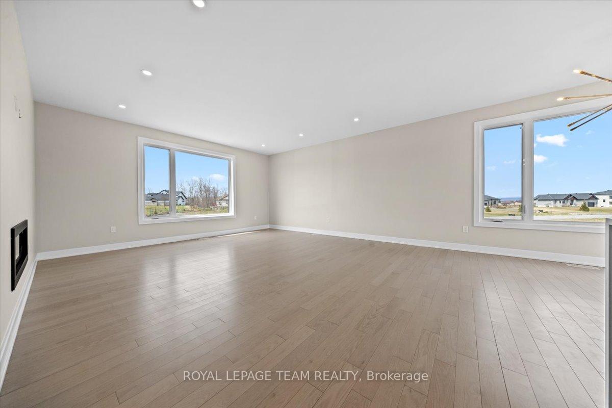 Photo 3 of 72 Synergy Way, Ottawa, Kanata - Kanata (North West) — HOMEH