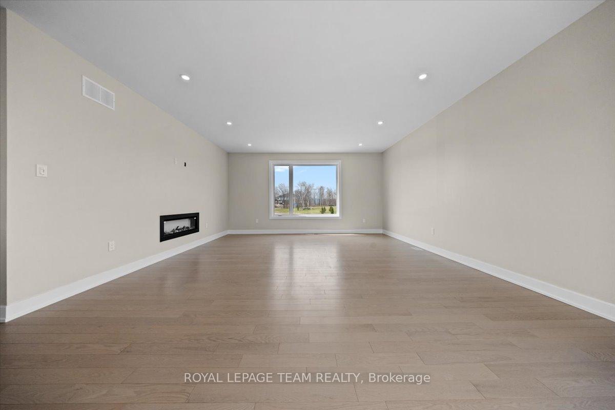 Photo 5 of 72 Synergy Way, Ottawa, Kanata - Kanata (North West) — HOMEH