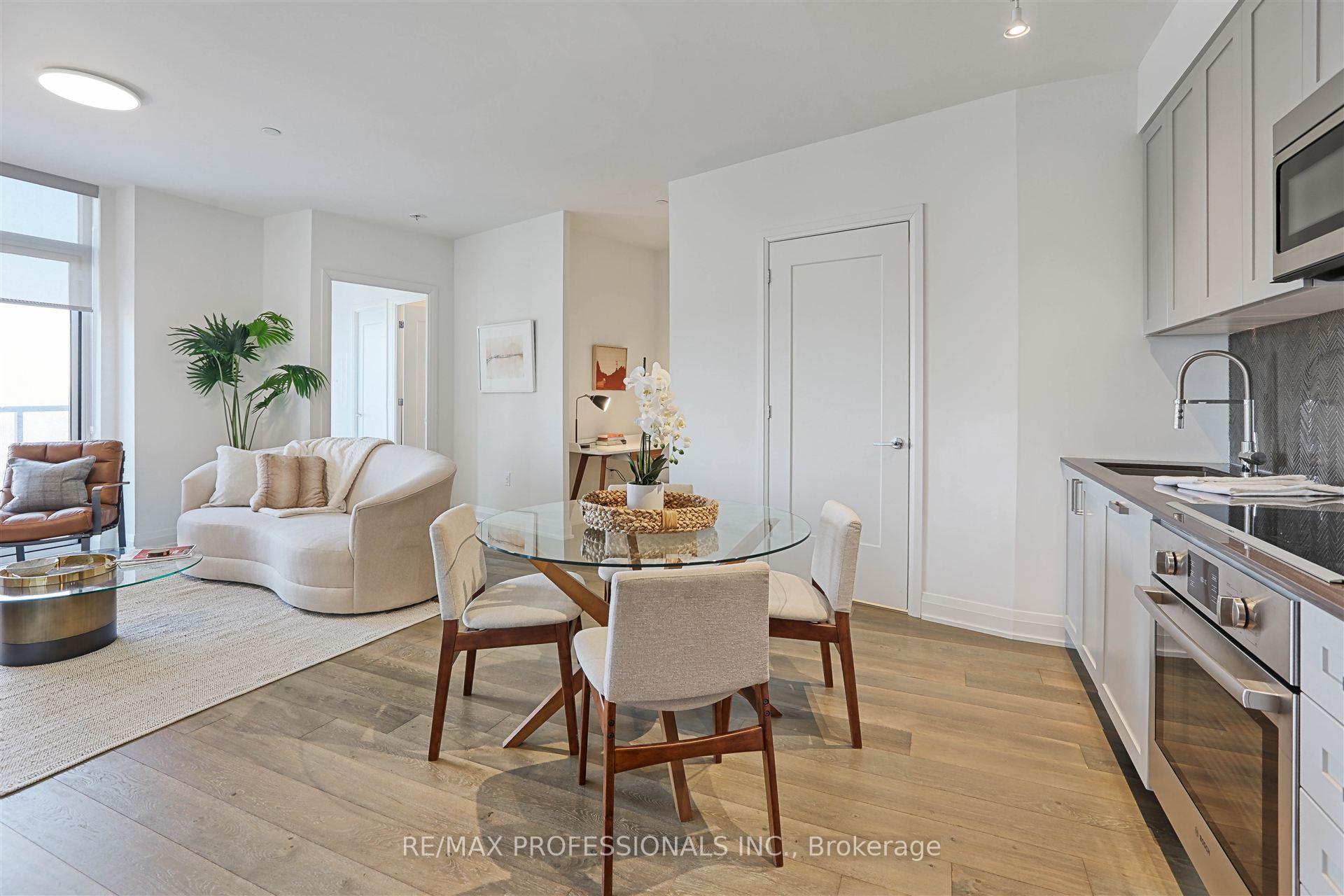 Photo 5 of Unit 907, 293 The Kingsway, Etobicoke, Edenbridge-Humber Valley — HOMEH