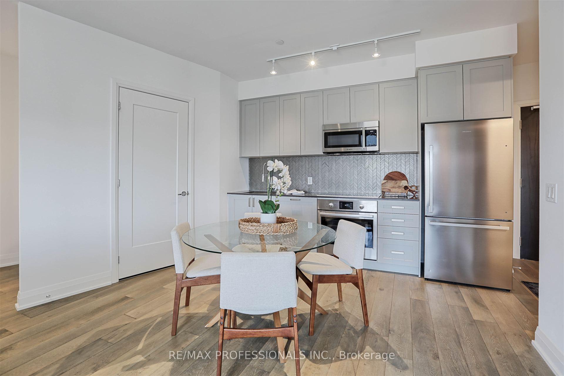 Photo 10 of Unit 907, 293 The Kingsway, Etobicoke, Edenbridge-Humber Valley — HOMEH