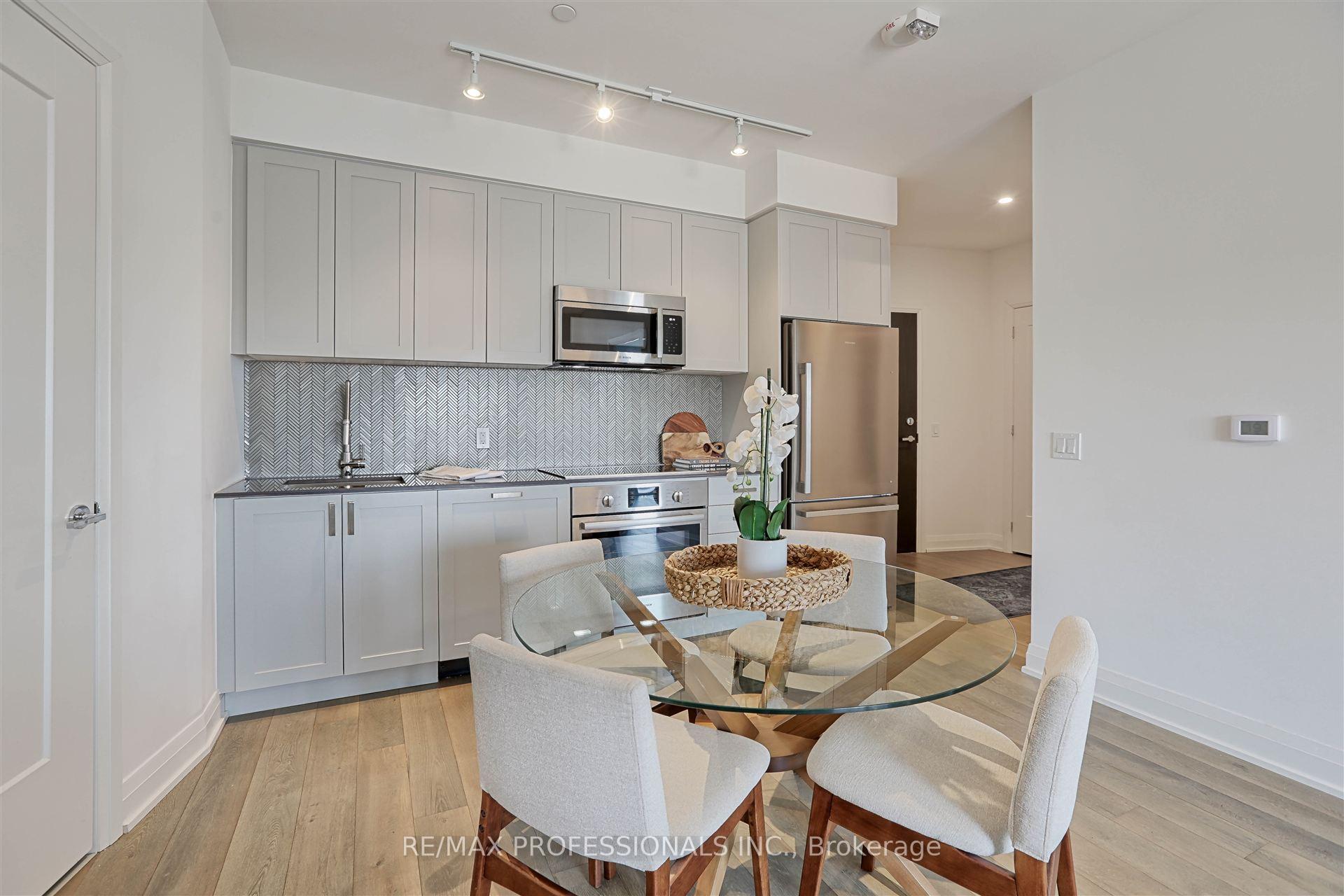 Photo 12 of Unit 907, 293 The Kingsway, Etobicoke, Edenbridge-Humber Valley — HOMEH