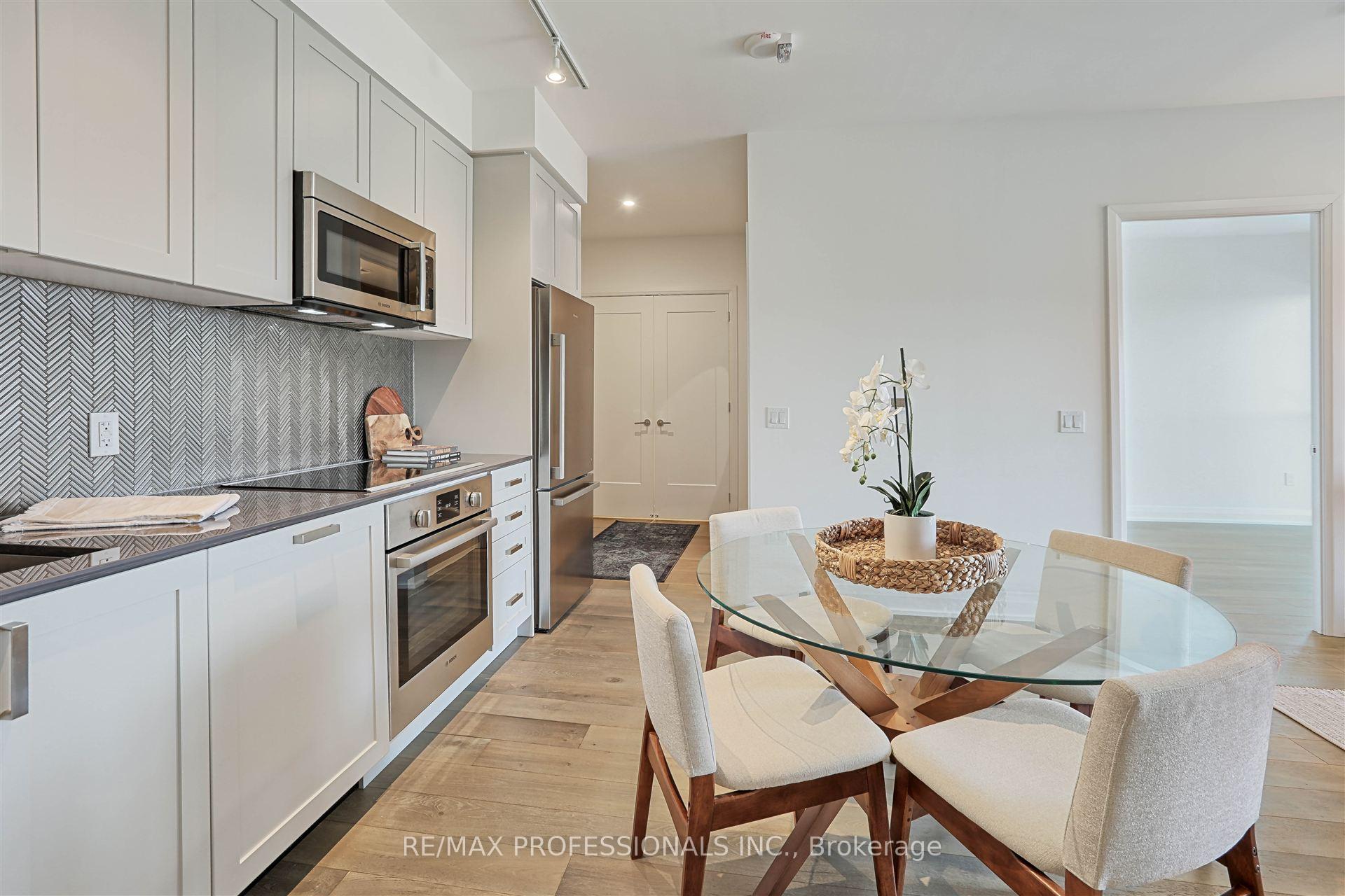 Photo 13 of Unit 907, 293 The Kingsway, Etobicoke, Edenbridge-Humber Valley — HOMEH