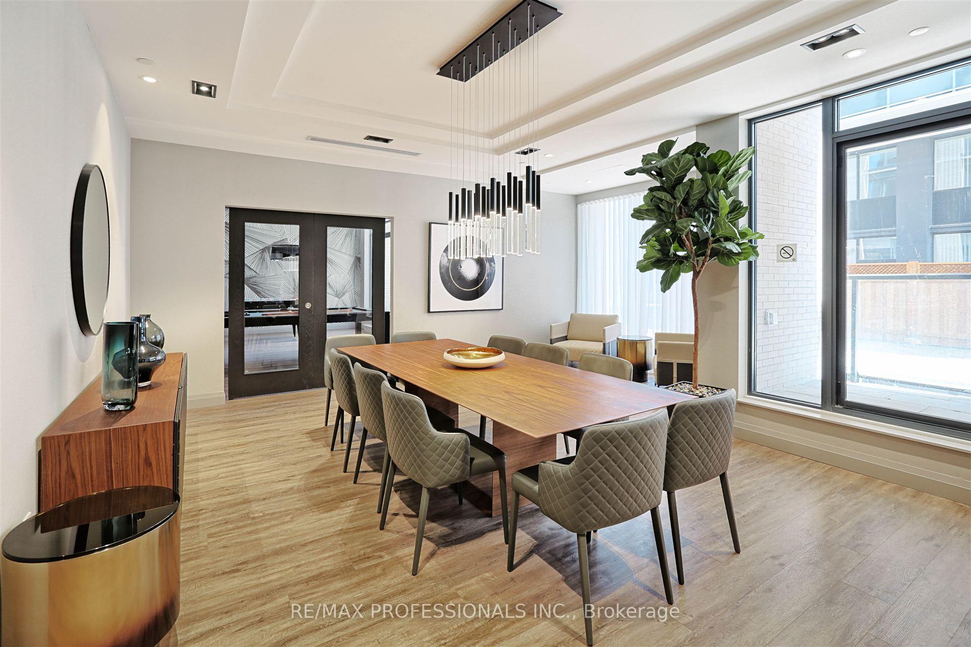 Photo 43 of Unit 907, 293 The Kingsway, Etobicoke, Edenbridge-Humber Valley — HOMEH