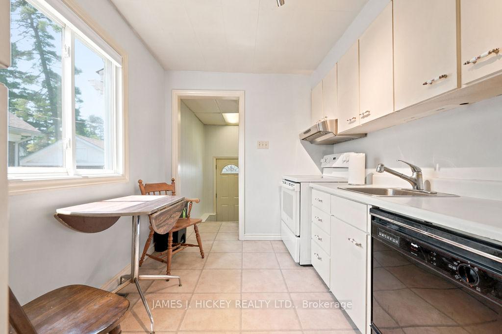 Photo 4 of 47 Wolfe Avenue, Deep River, Deep River — HOMEH