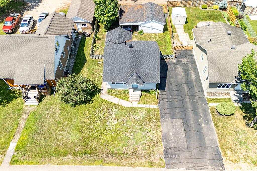Photo 33 of 47 Wolfe Avenue, Deep River, Deep River — HOMEH
