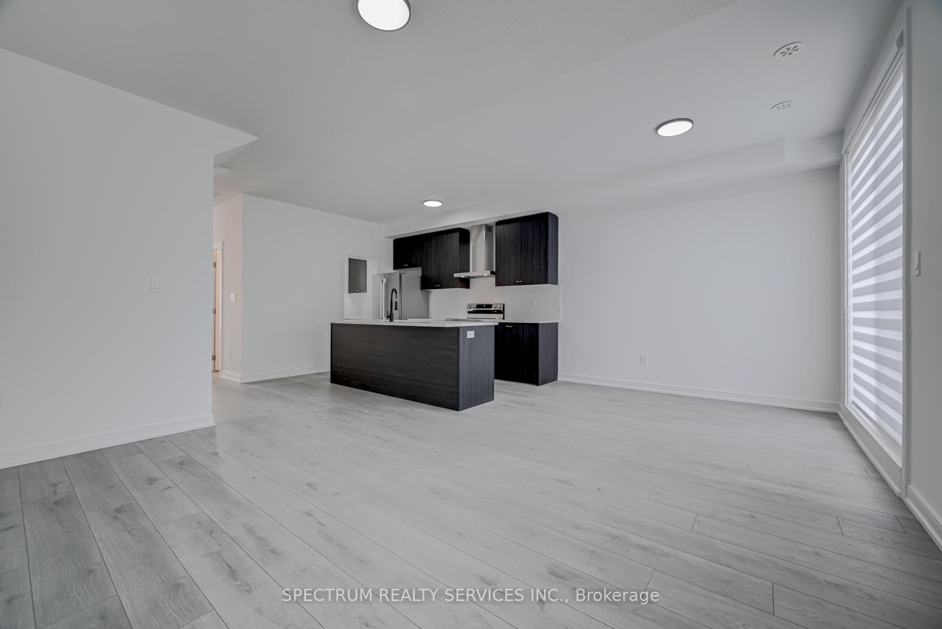 Photo 14 of 146 Blue Forest Crescent, Barrie, Innis-Shore — HOMEH