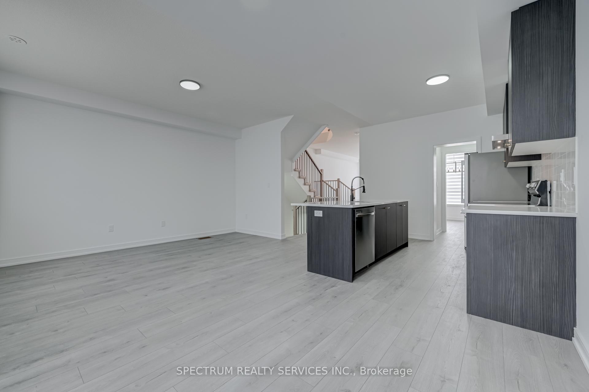 Photo 16 of 146 Blue Forest Crescent, Barrie, Innis-Shore — HOMEH