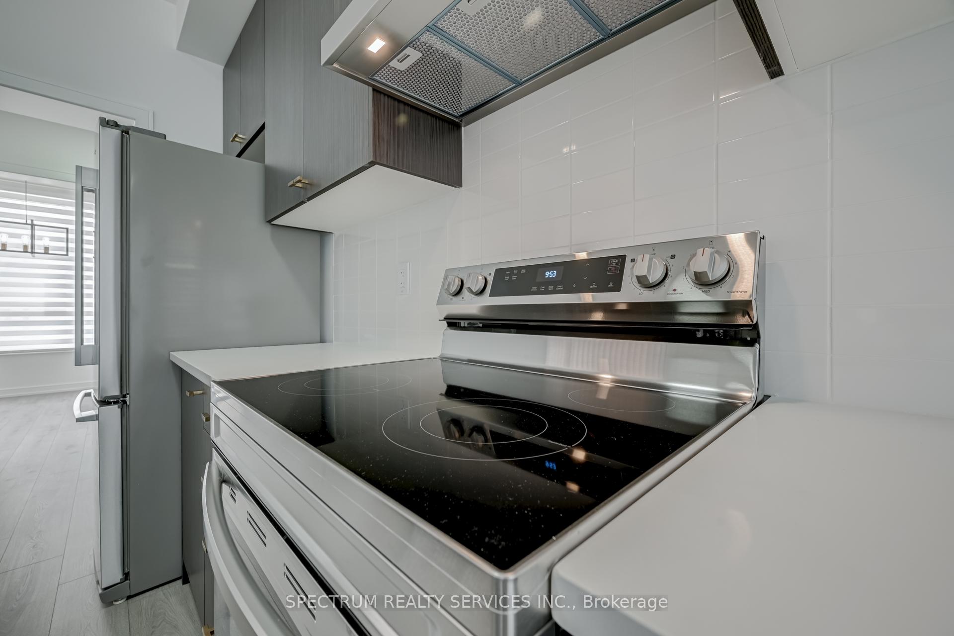 Photo 18 of 146 Blue Forest Crescent, Barrie, Innis-Shore — HOMEH