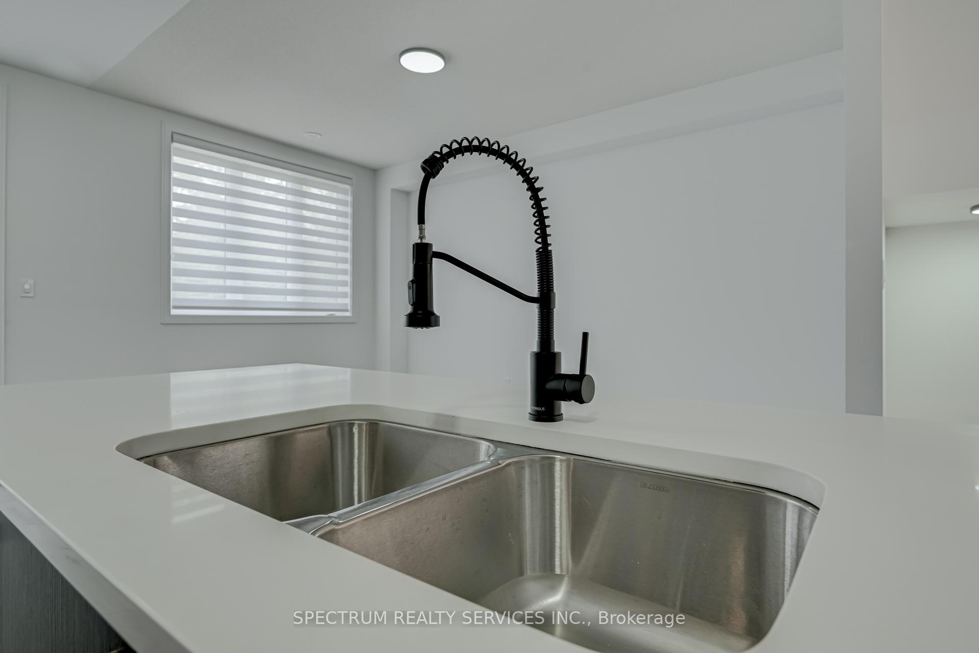 Photo 20 of 146 Blue Forest Crescent, Barrie, Innis-Shore — HOMEH
