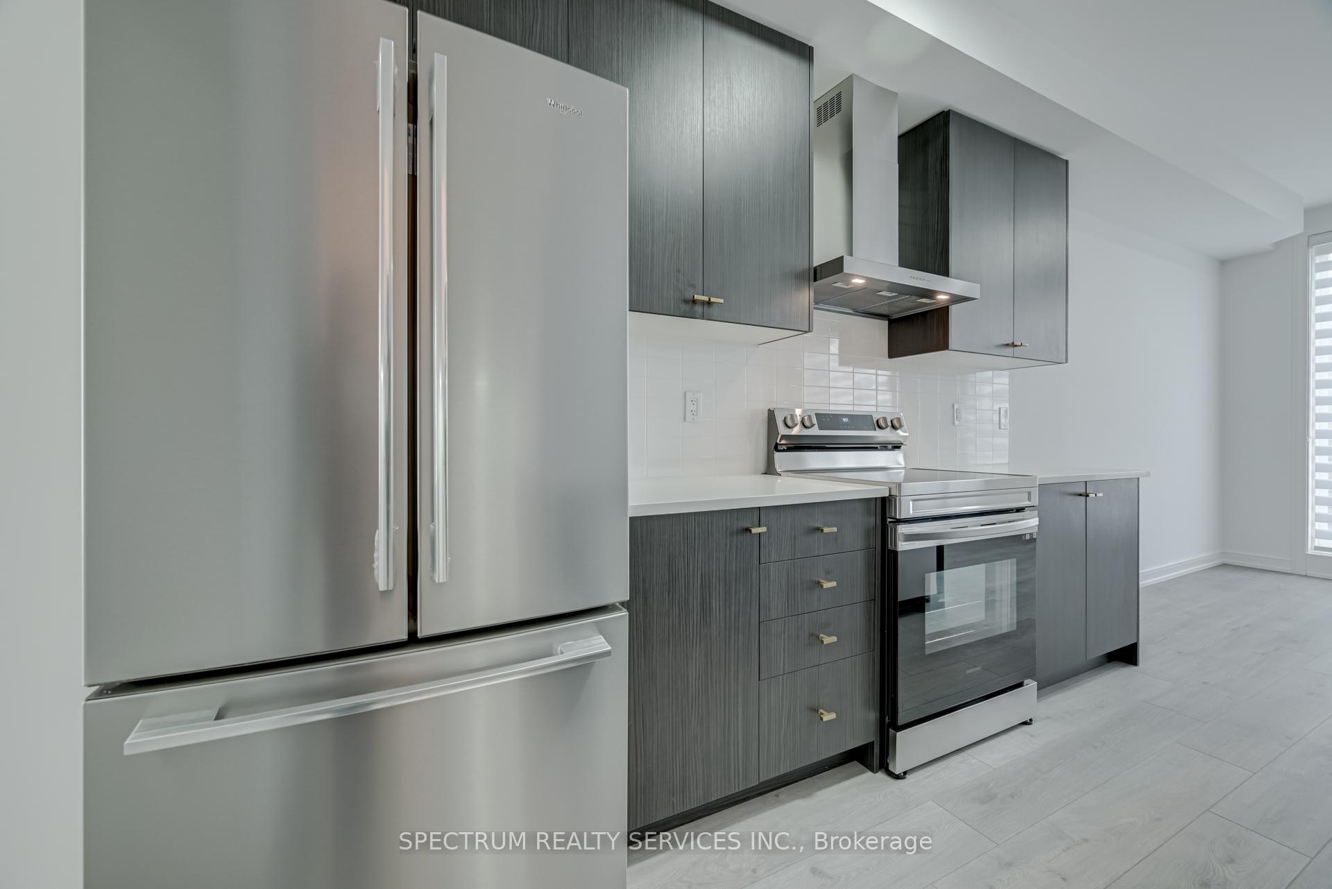 Photo 21 of 146 Blue Forest Crescent, Barrie, Innis-Shore — HOMEH