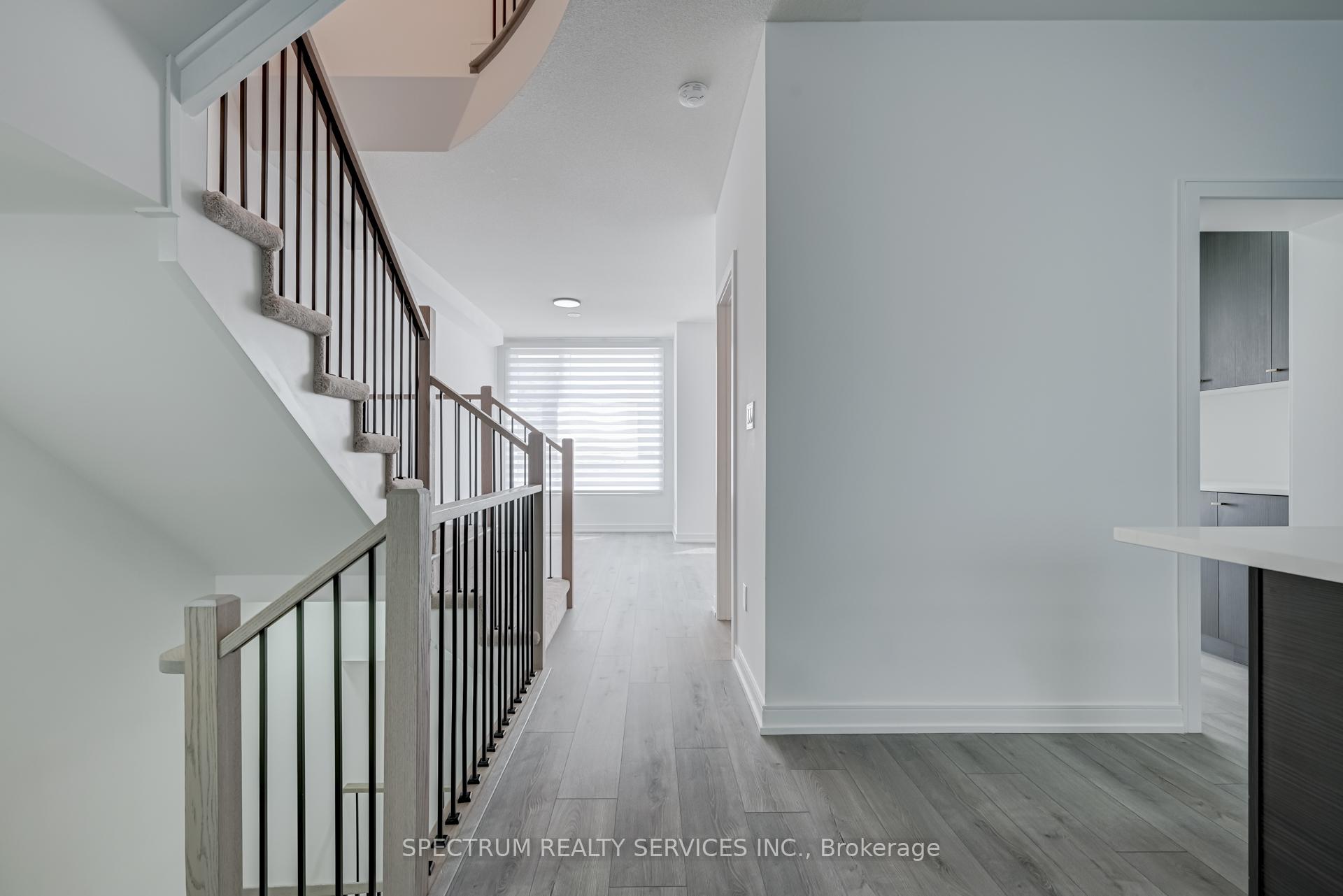 Photo 23 of 146 Blue Forest Crescent, Barrie, Innis-Shore — HOMEH