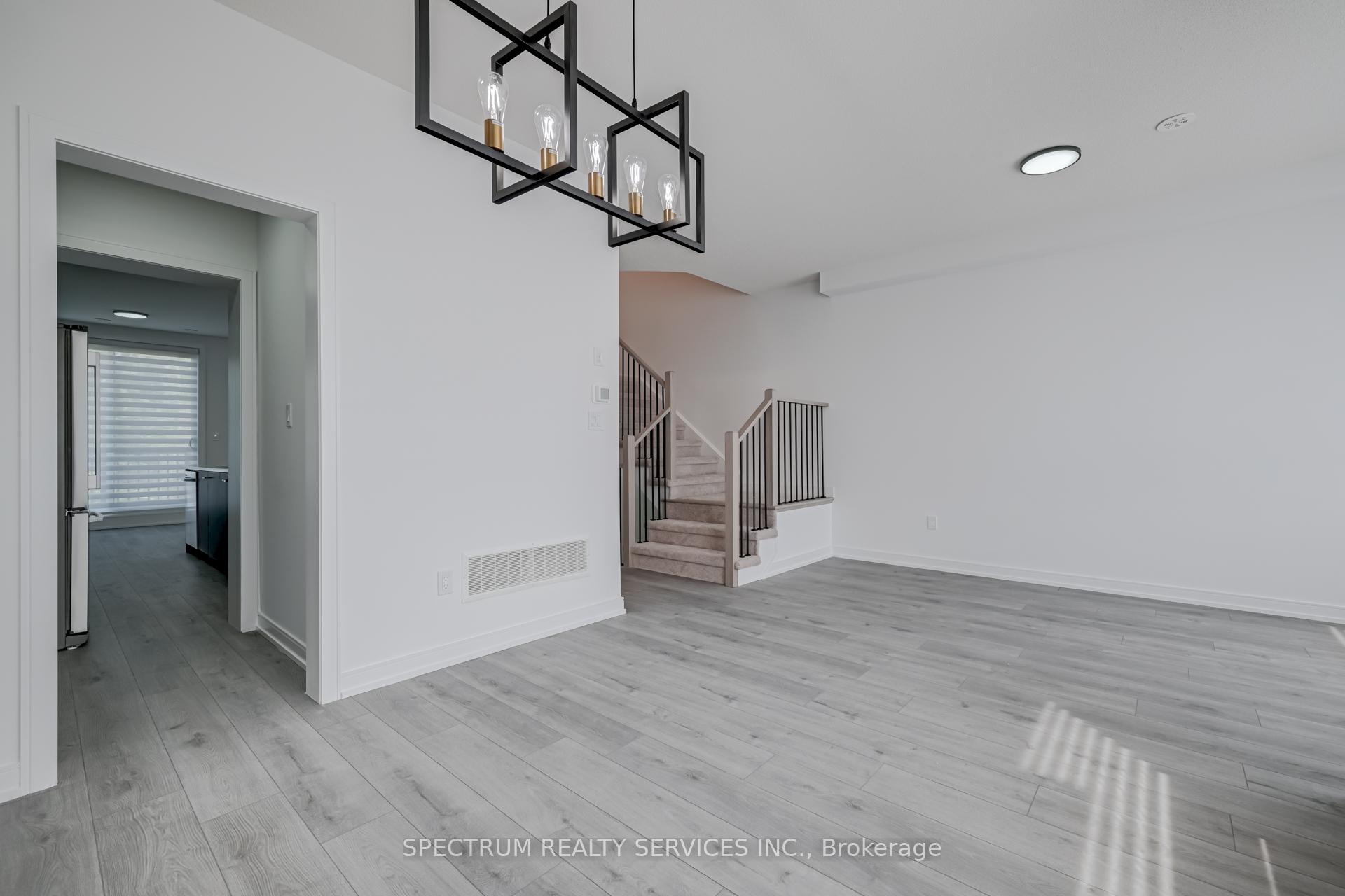 Photo 27 of 146 Blue Forest Crescent, Barrie, Innis-Shore — HOMEH