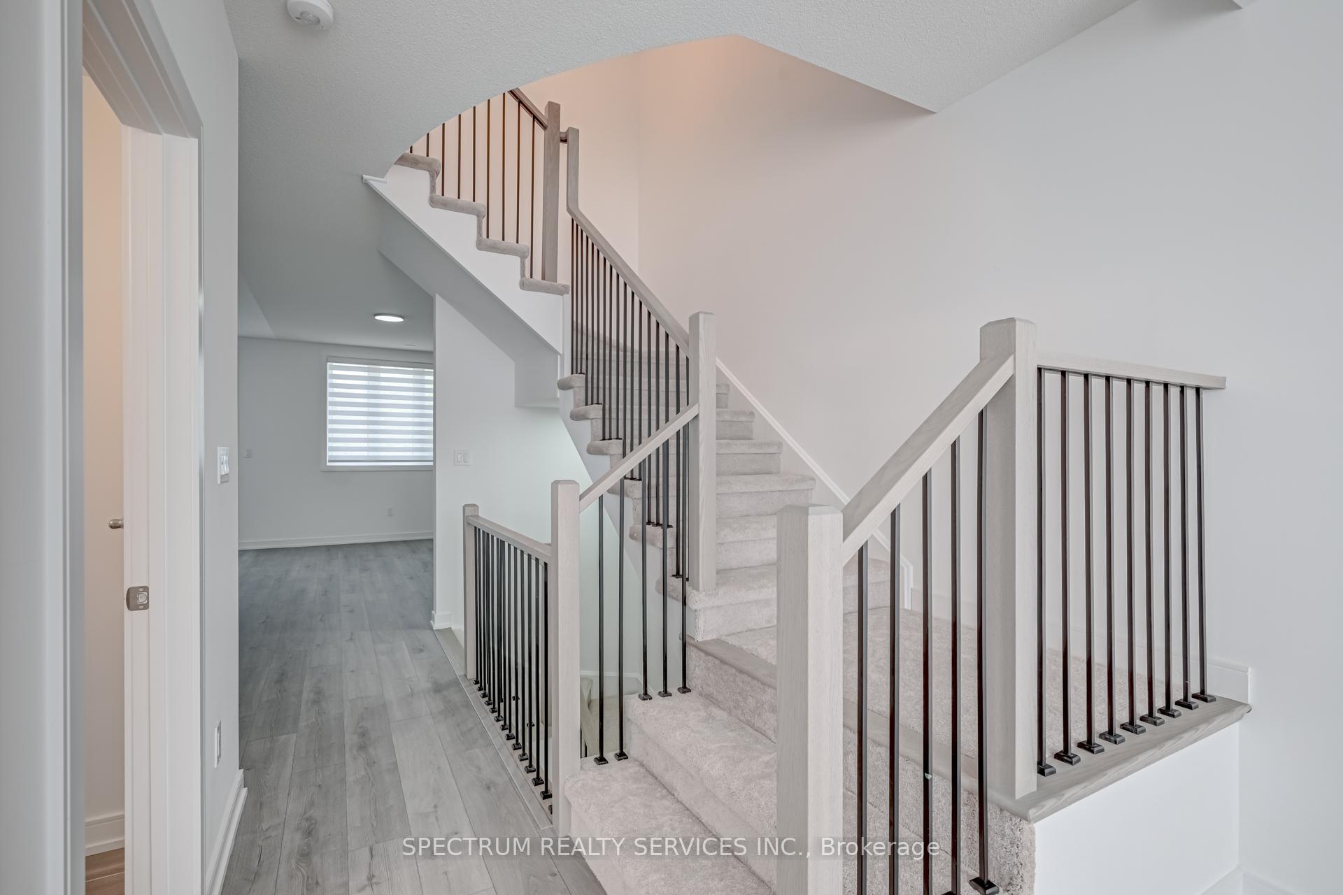 Photo 30 of 146 Blue Forest Crescent, Barrie, Innis-Shore — HOMEH