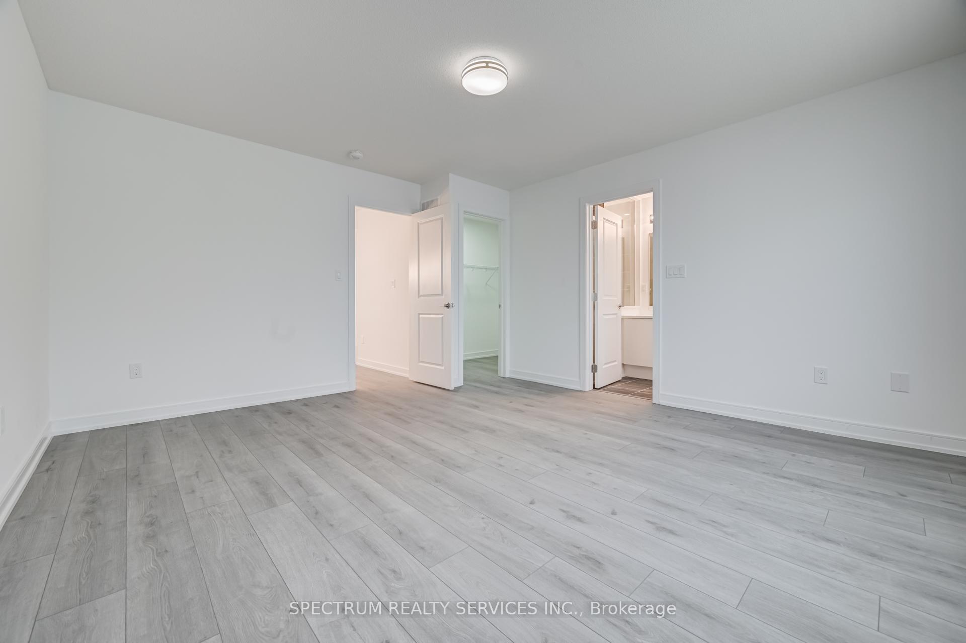 Photo 32 of 146 Blue Forest Crescent, Barrie, Innis-Shore — HOMEH