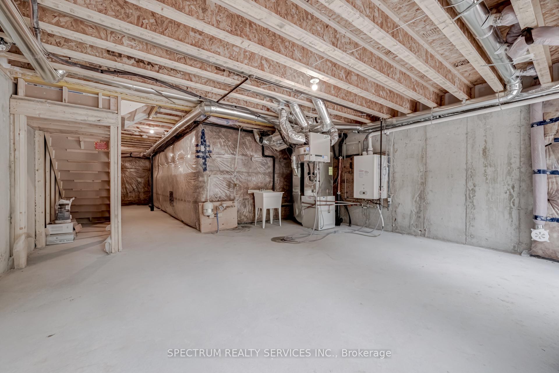 Photo 47 of 146 Blue Forest Crescent, Barrie, Innis-Shore — HOMEH