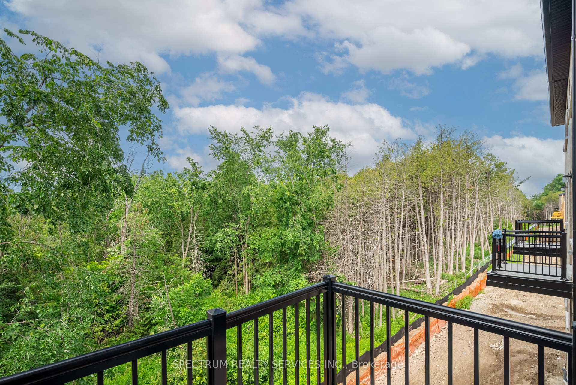 Photo 49 of 146 Blue Forest Crescent, Barrie, Innis-Shore — HOMEH