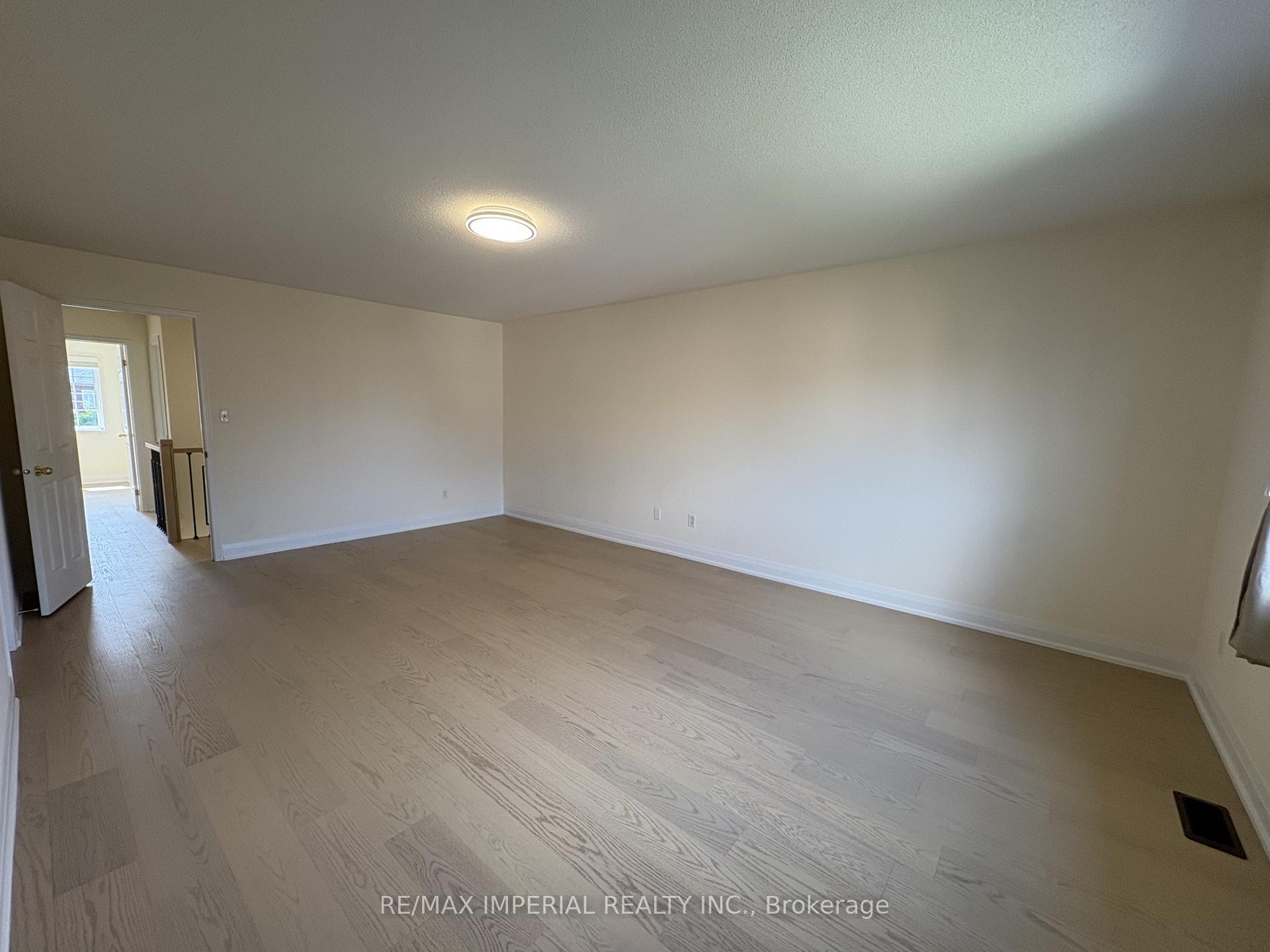 Photo 7 of 70 Maffey Crescent, Richmond Hill, Westbrook — HOMEH