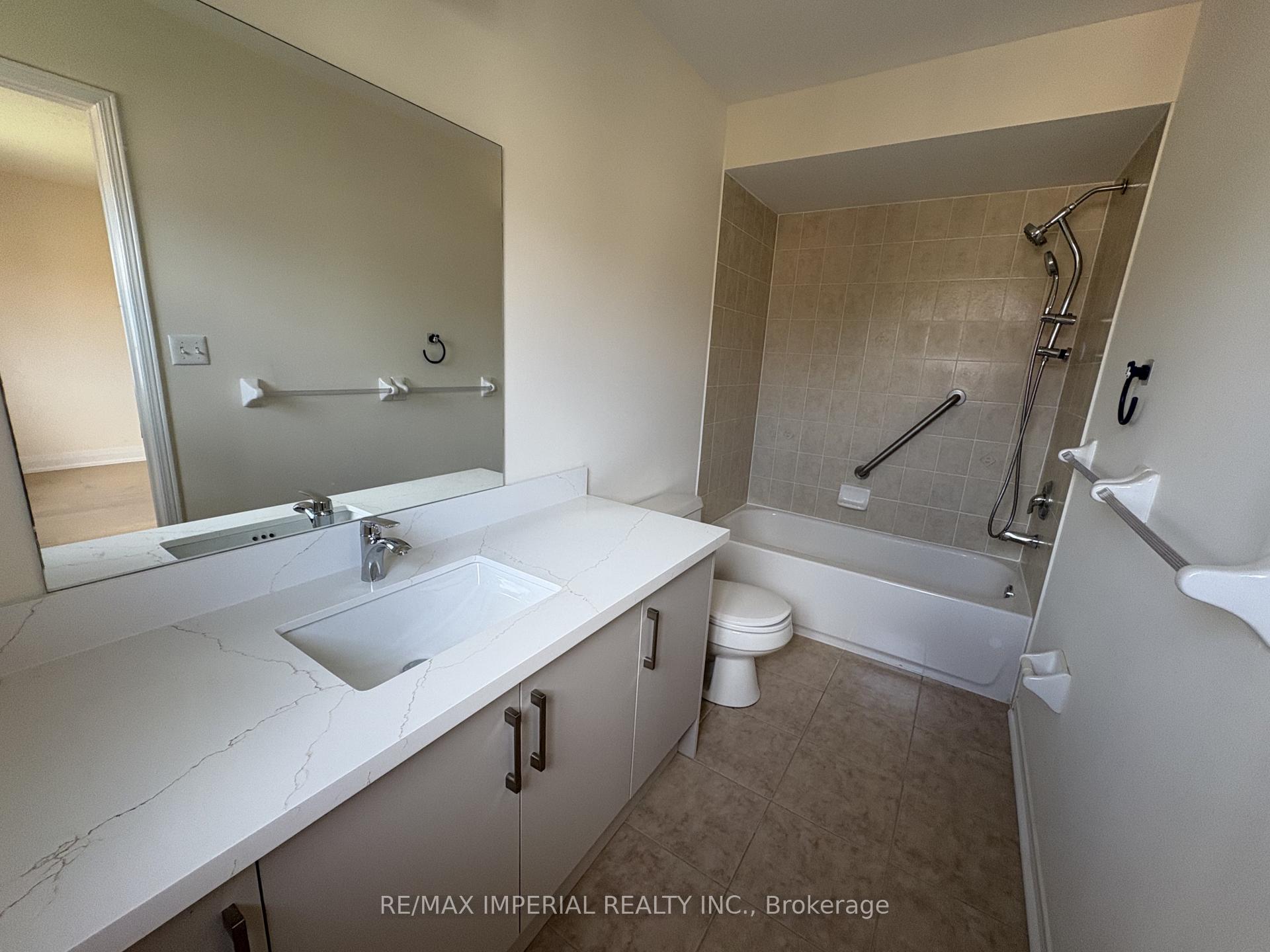 Photo 9 of 70 Maffey Crescent, Richmond Hill, Westbrook — HOMEH