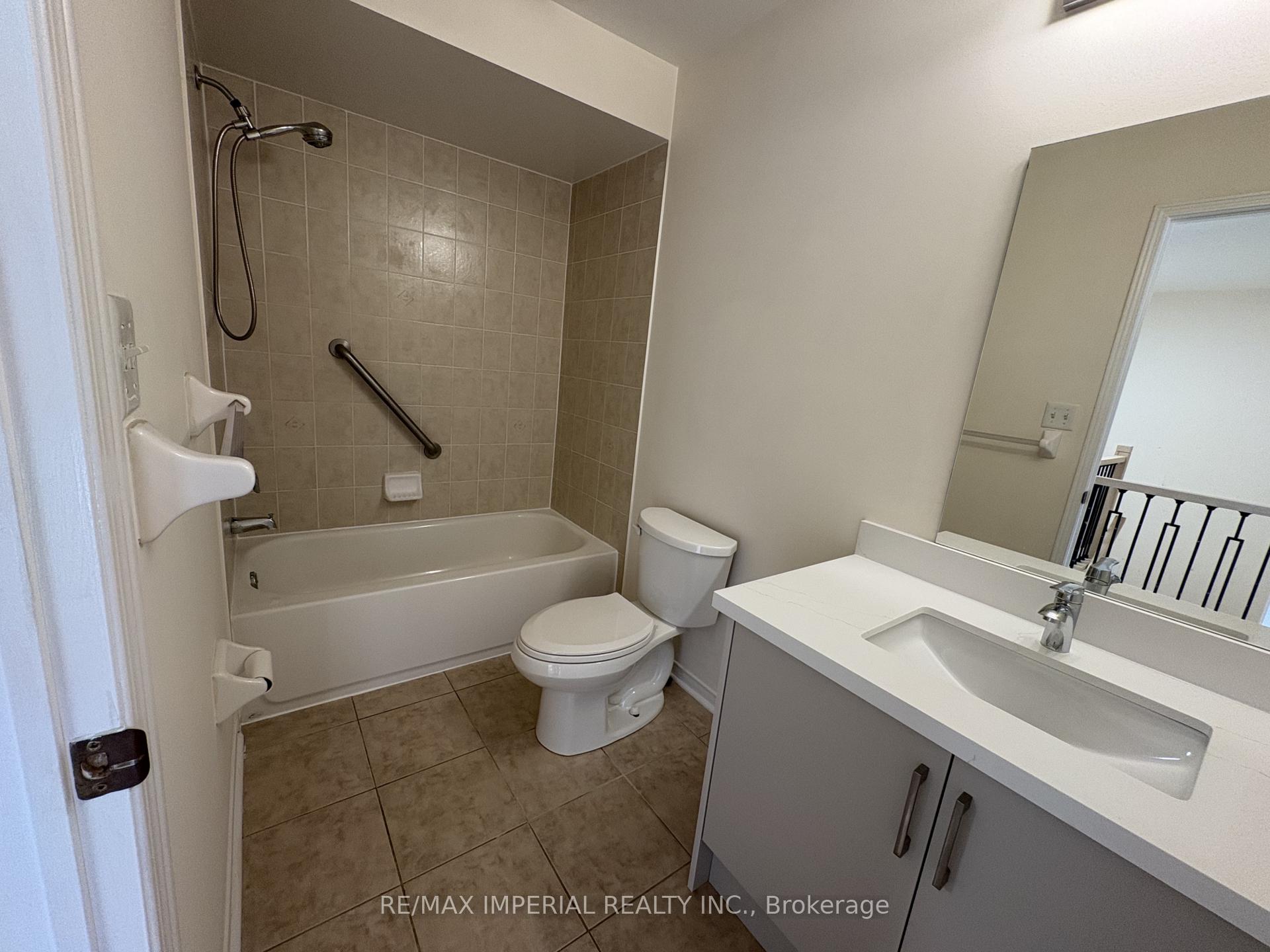 Photo 11 of 70 Maffey Crescent, Richmond Hill, Westbrook — HOMEH