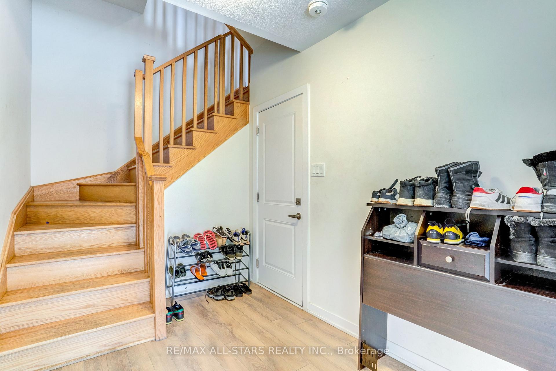 Photo 5 of Unit #904, 1865 Pickering Parkway, Pickering, Village East — HOMEH