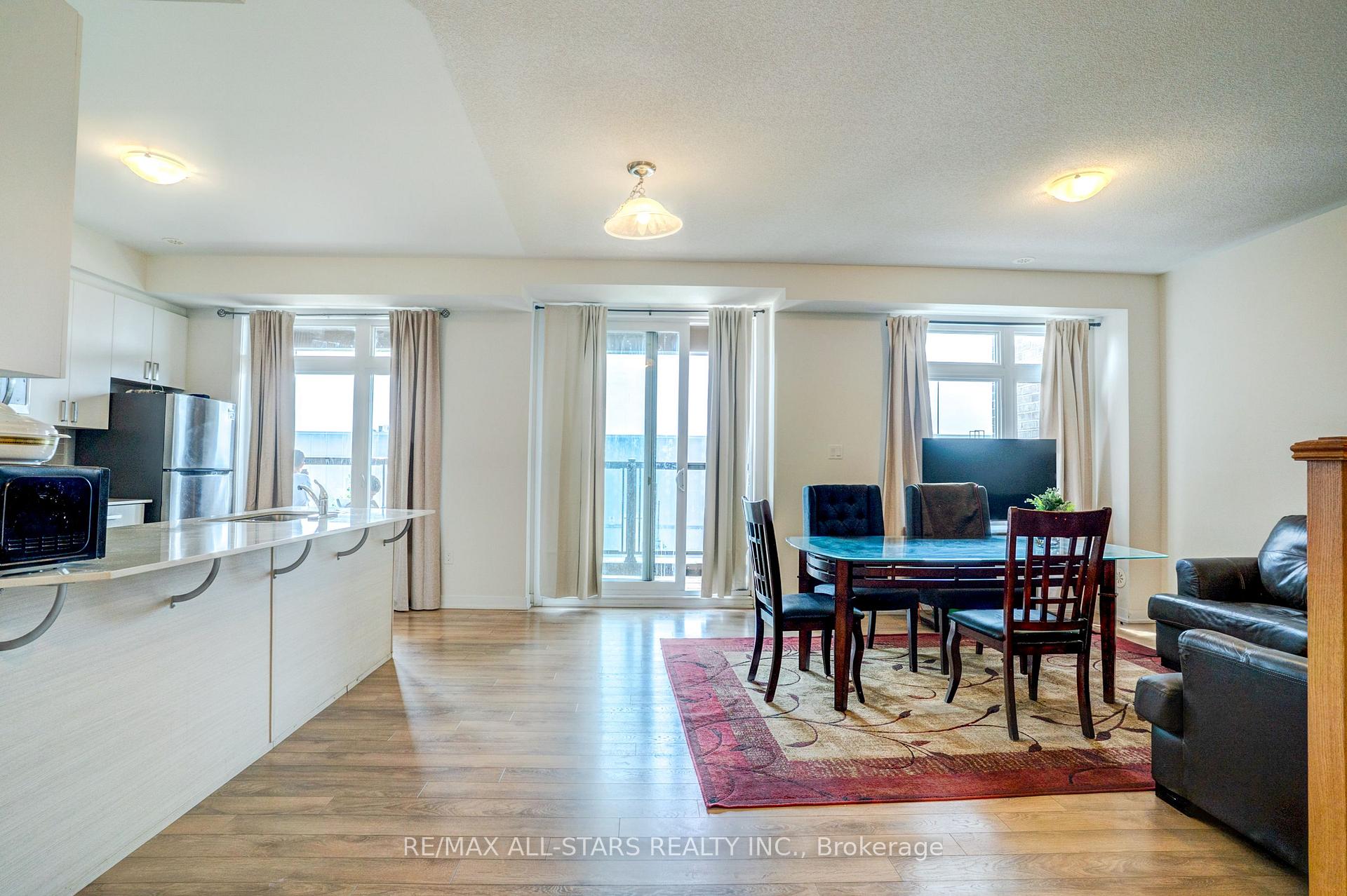 Photo 6 of Unit #904, 1865 Pickering Parkway, Pickering, Village East — HOMEH