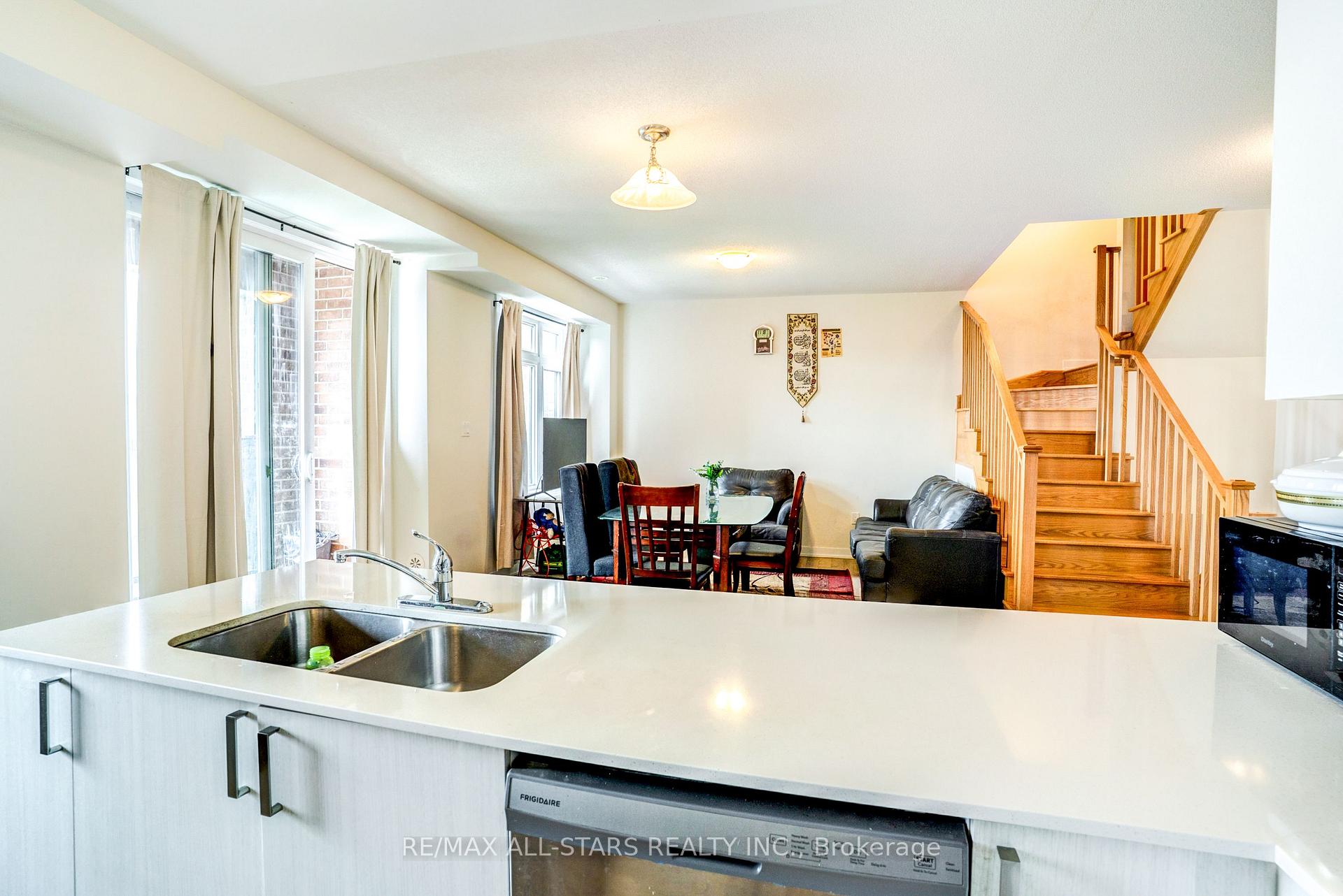 Photo 15 of Unit #904, 1865 Pickering Parkway, Pickering, Village East — HOMEH