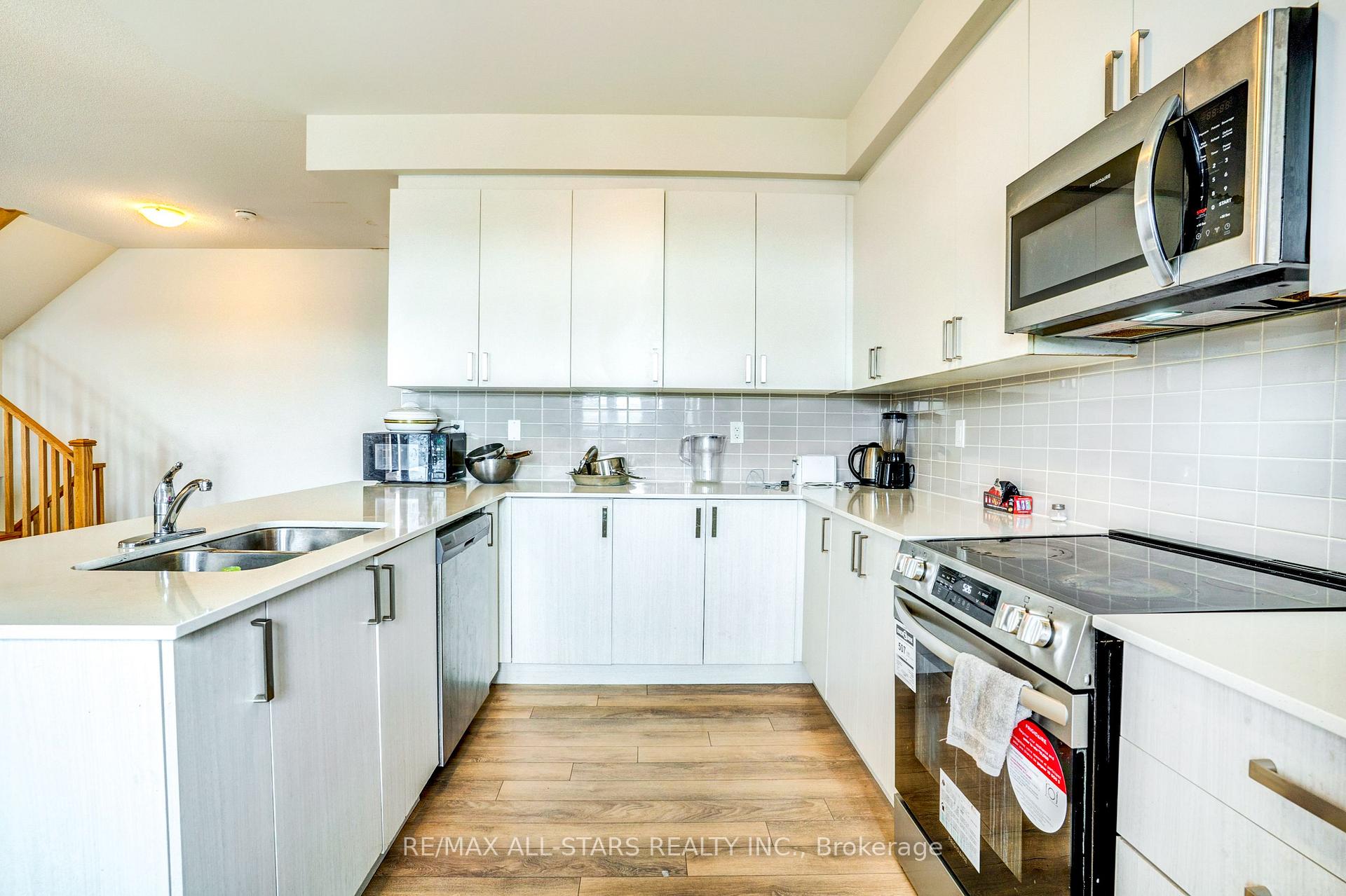 Photo 14 of Unit #904, 1865 Pickering Parkway, Pickering, Village East — HOMEH