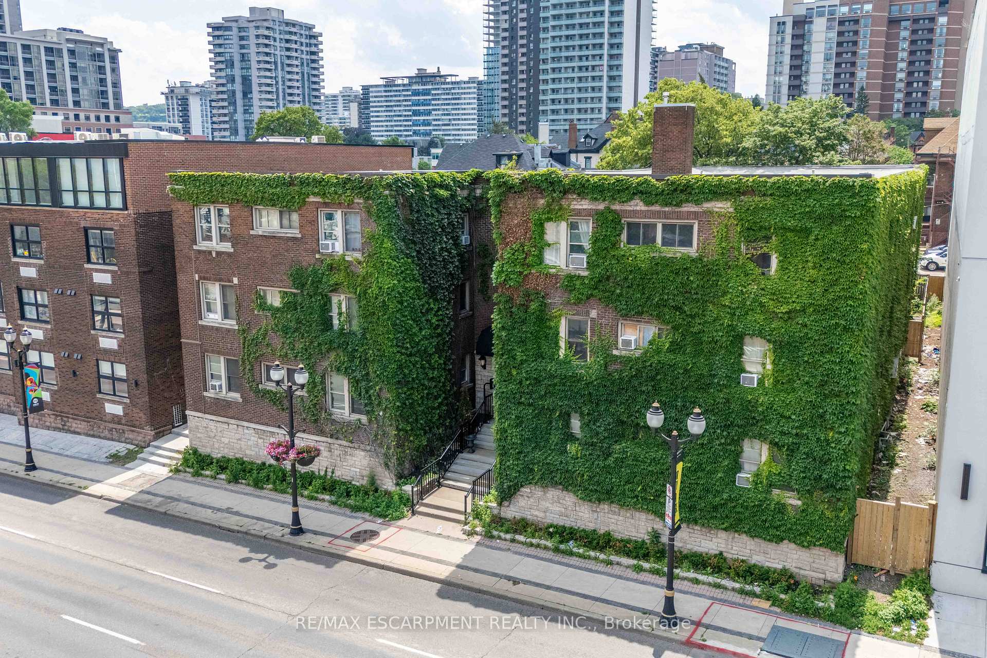 Photo 3 of Unit 4, 285 King Street W, Hamilton, Central — HOMEH