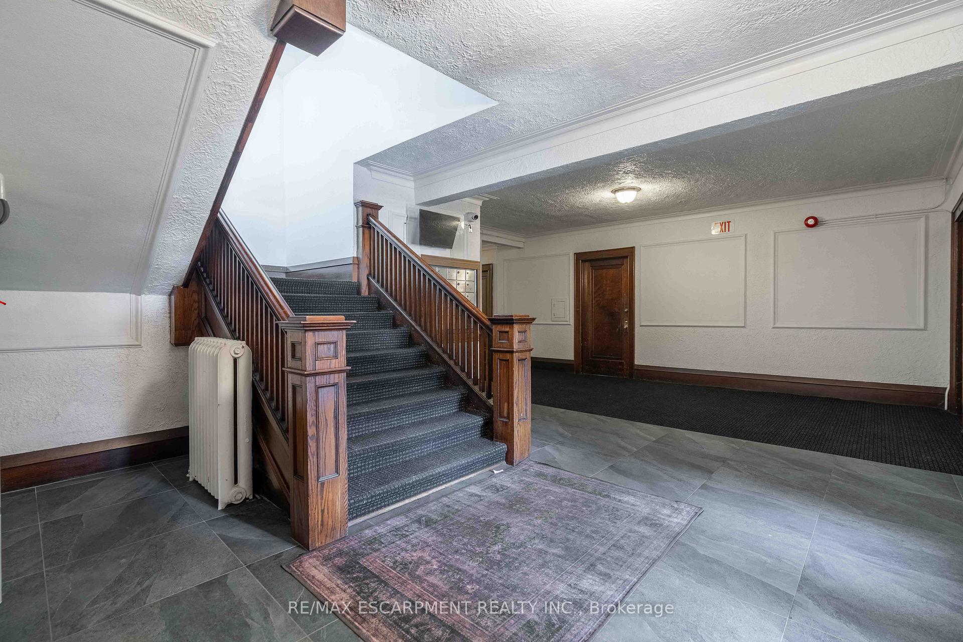 Photo 7 of Unit 4, 285 King Street W, Hamilton, Central — HOMEH