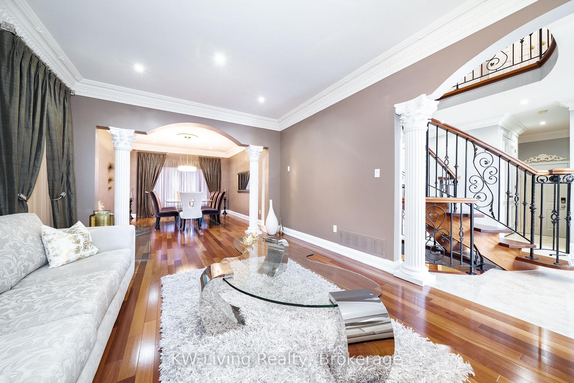 Photo 7 of 76 Silver Rose Crescent, Markham, Cachet — HOMEH