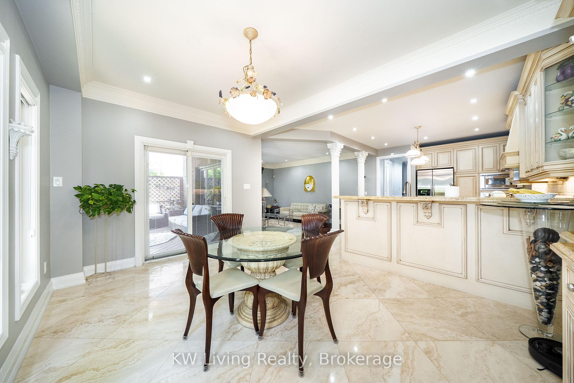 Photo 14 of 76 Silver Rose Crescent, Markham, Cachet — HOMEH