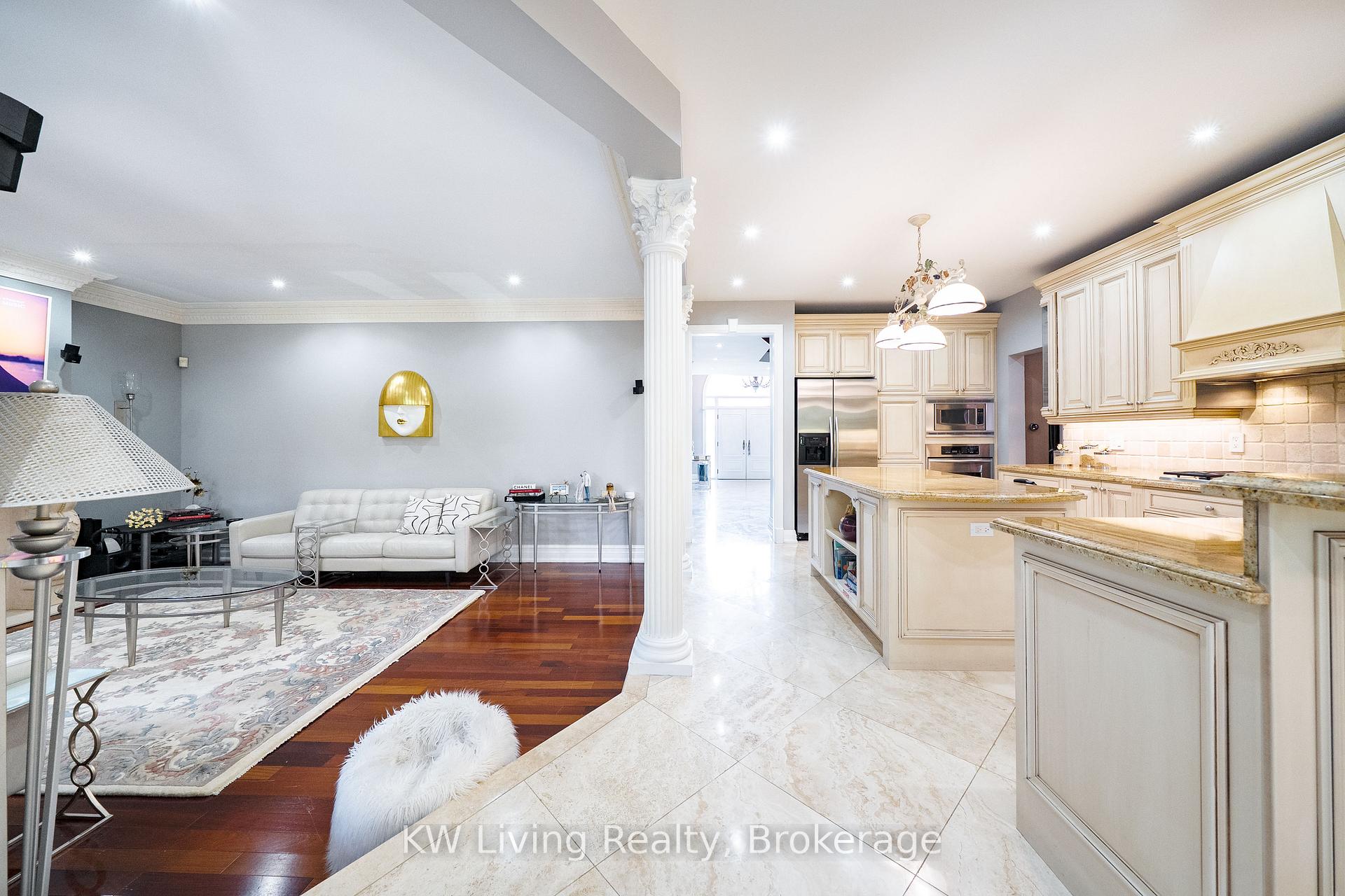 Photo 15 of 76 Silver Rose Crescent, Markham, Cachet — HOMEH