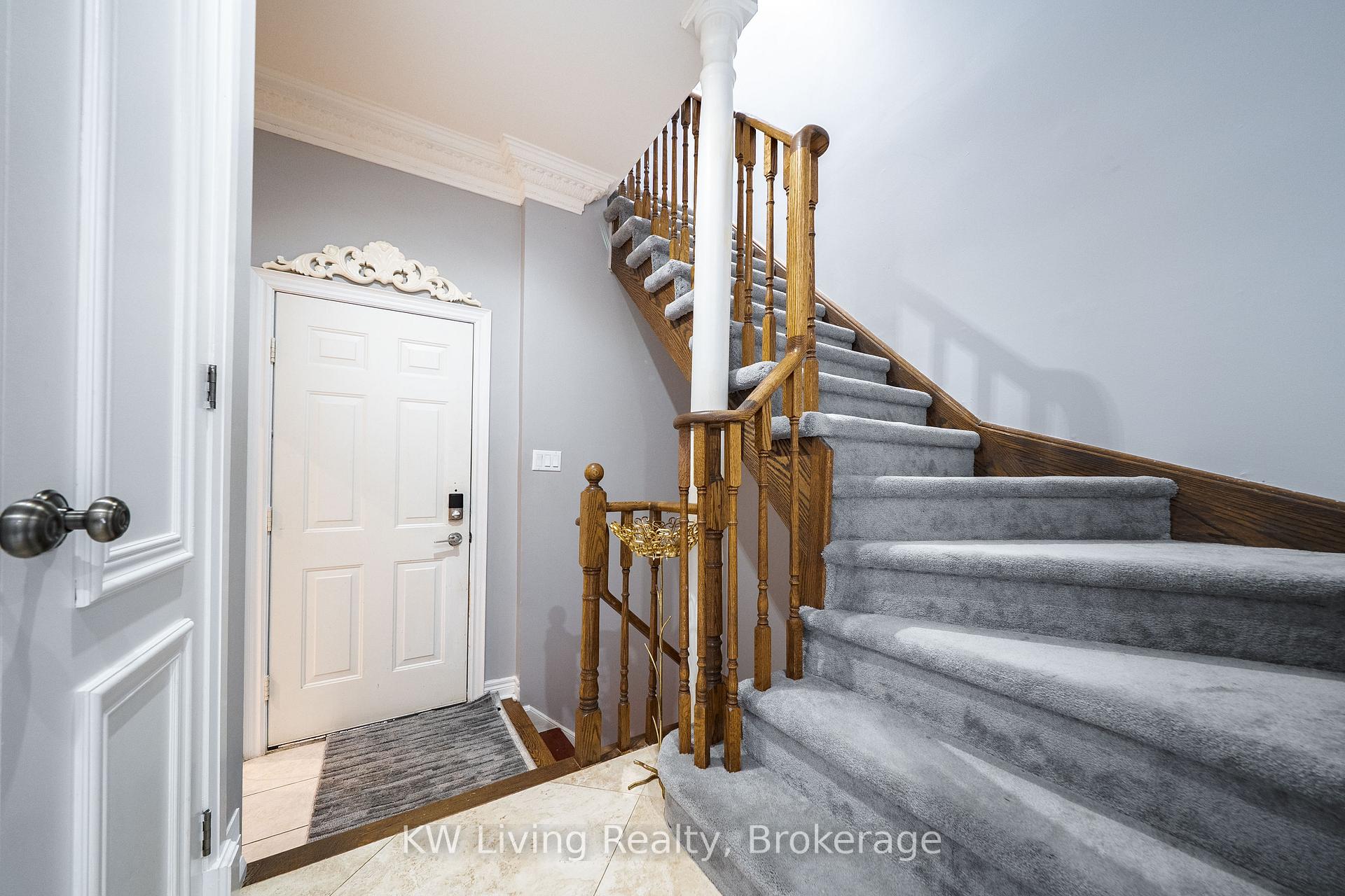 Photo 21 of 76 Silver Rose Crescent, Markham, Cachet — HOMEH