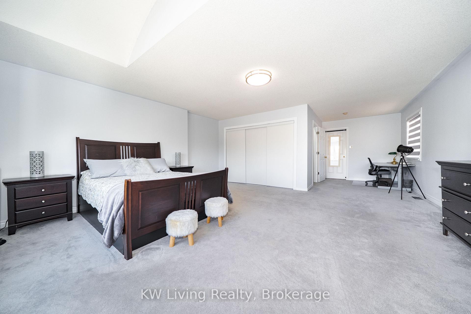 Photo 30 of 76 Silver Rose Crescent, Markham, Cachet — HOMEH
