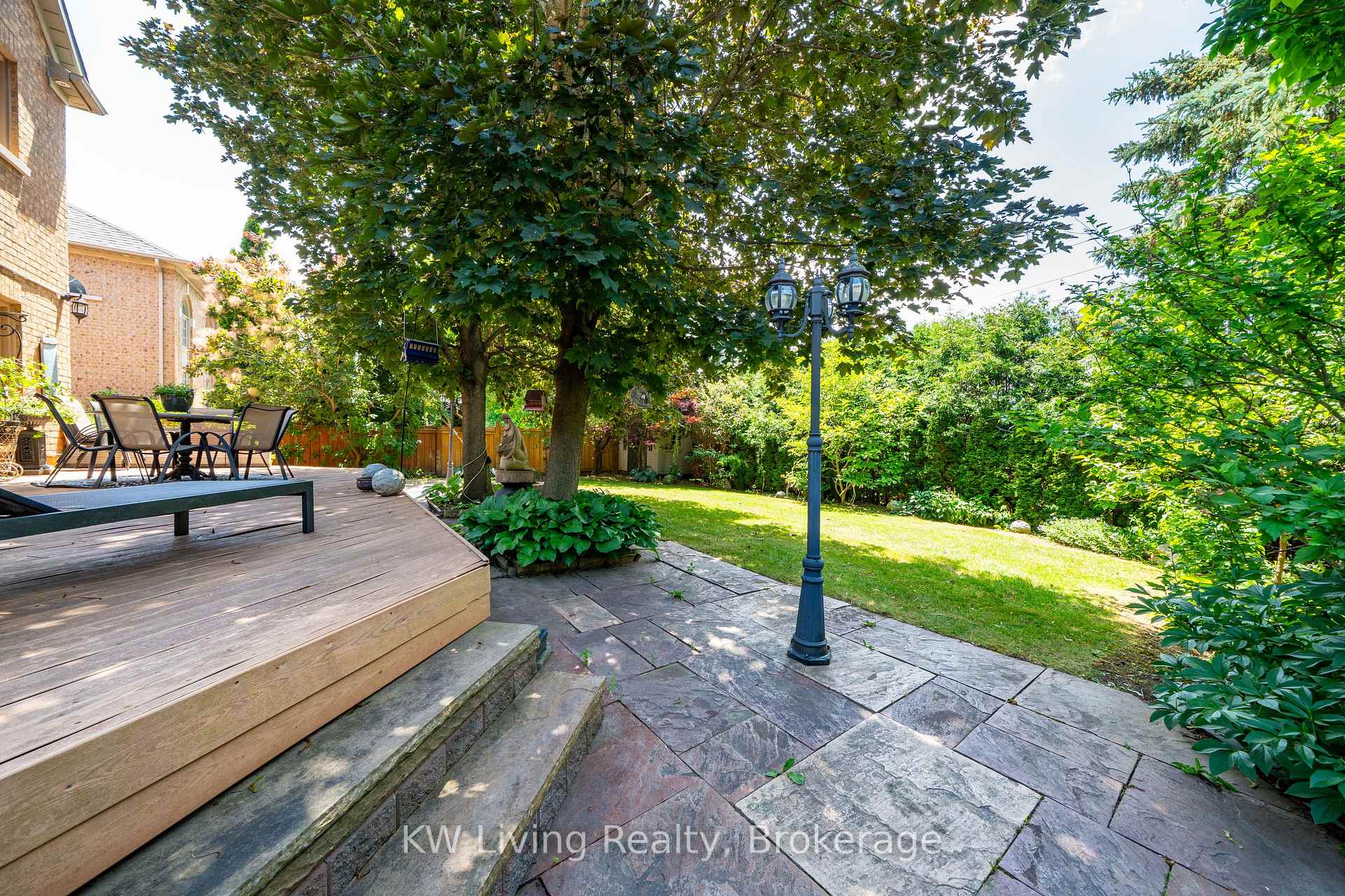 Photo 32 of 76 Silver Rose Crescent, Markham, Cachet — HOMEH