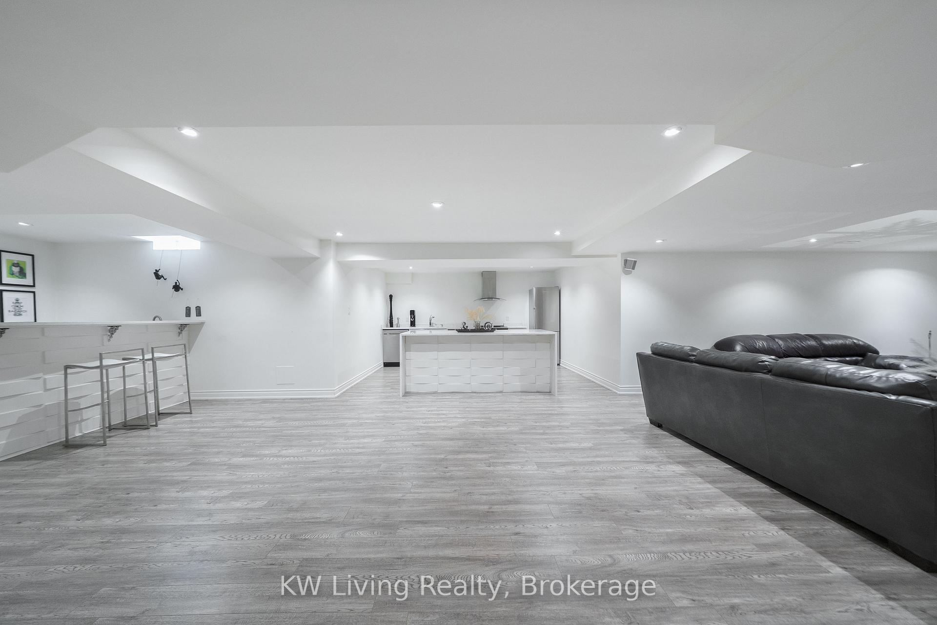 Photo 35 of 76 Silver Rose Crescent, Markham, Cachet — HOMEH