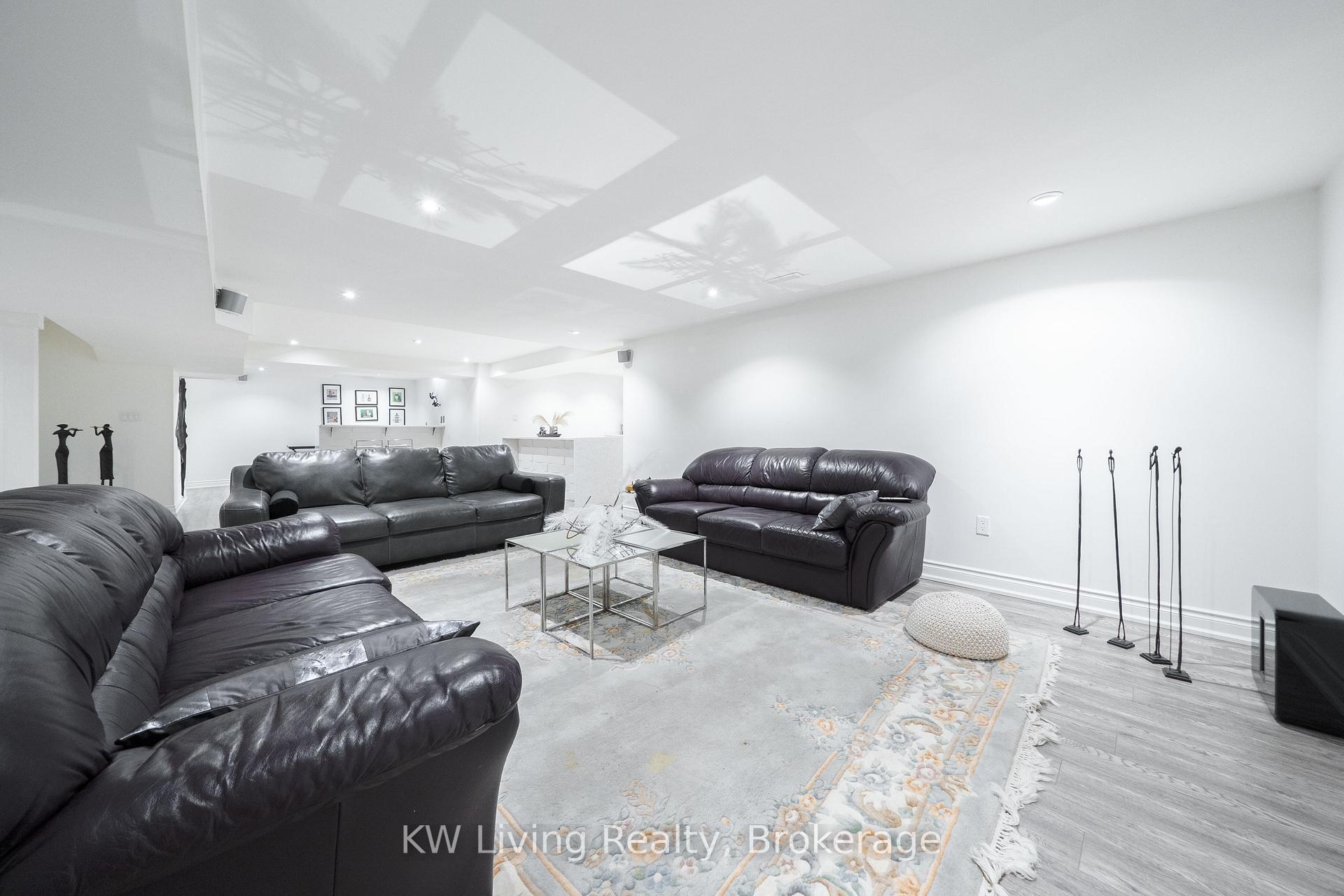 Photo 37 of 76 Silver Rose Crescent, Markham, Cachet — HOMEH
