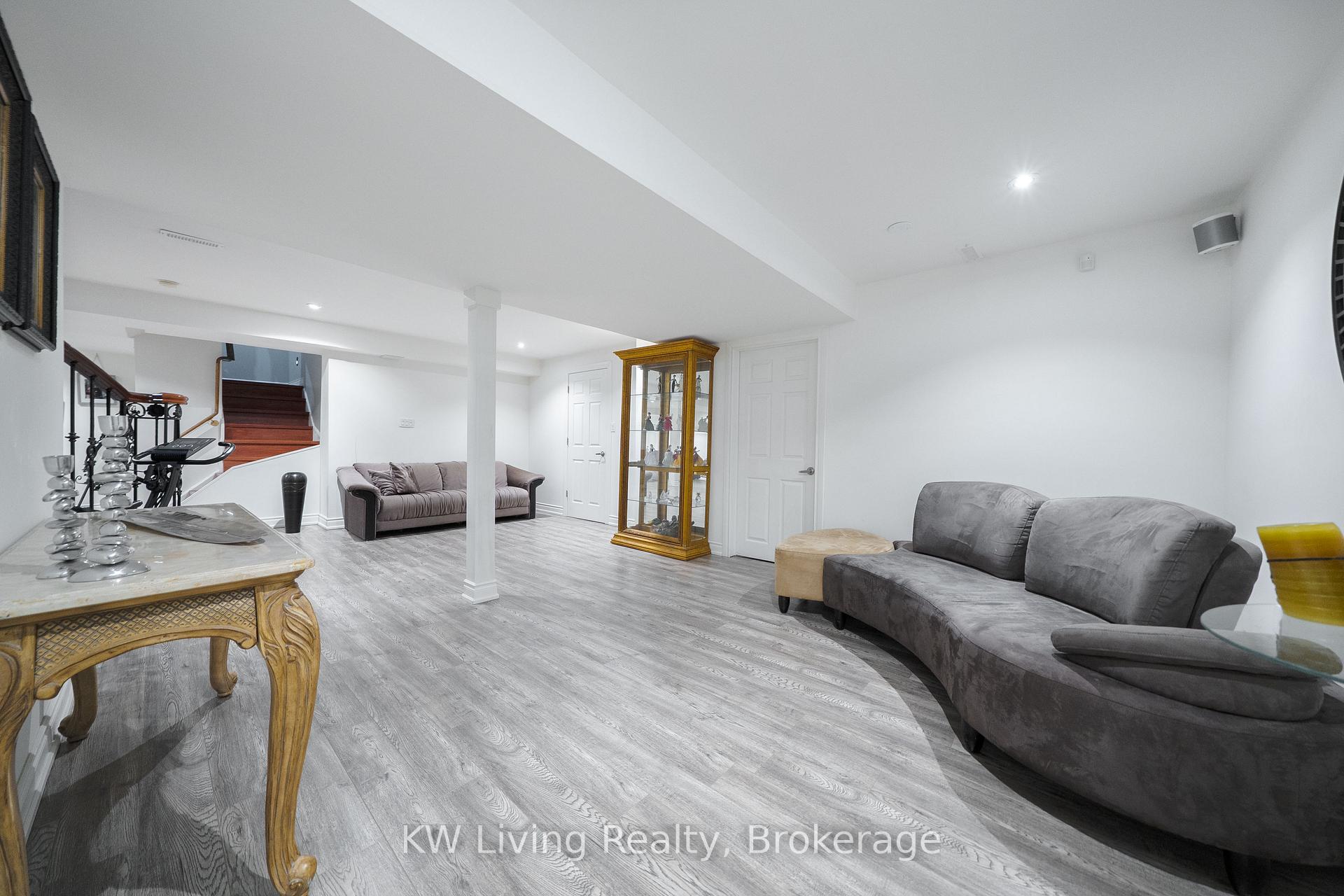 Photo 43 of 76 Silver Rose Crescent, Markham, Cachet — HOMEH