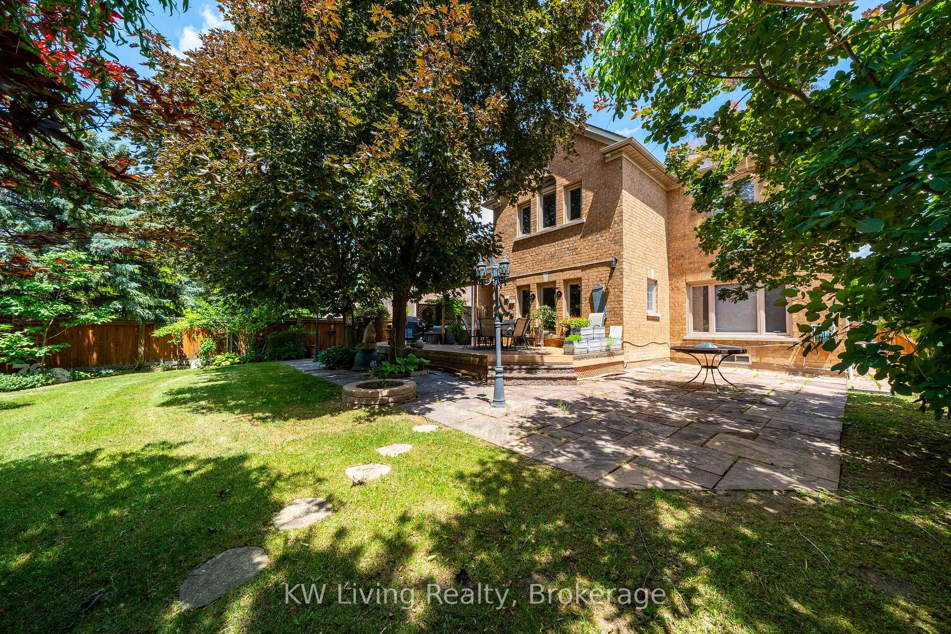 Photo 47 of 76 Silver Rose Crescent, Markham, Cachet — HOMEH