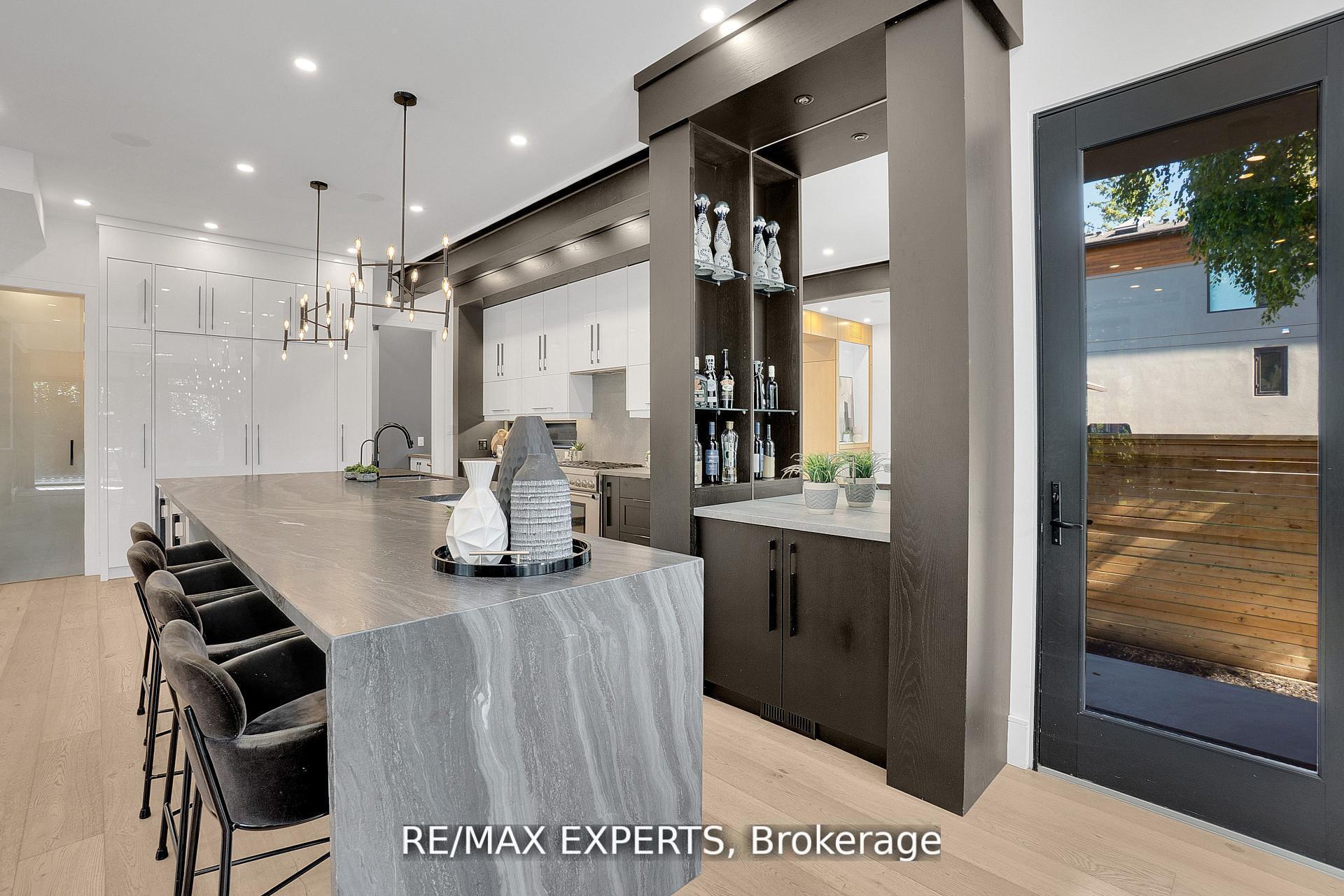 Photo 11 of 7 Woodvalley Drive, Etobicoke, Edenbridge-Humber Valley — HOMEH