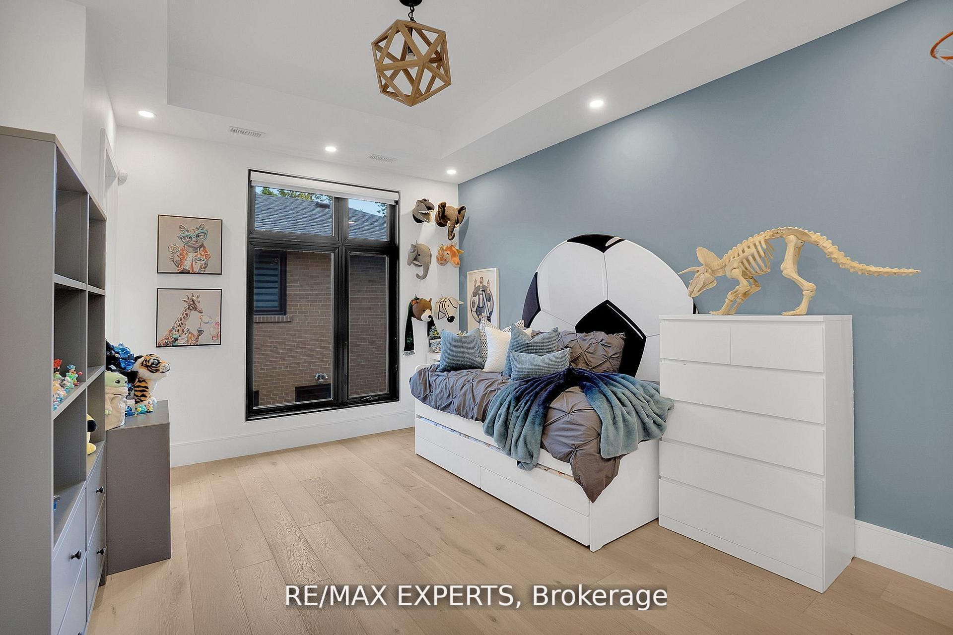 Photo 26 of 7 Woodvalley Drive, Etobicoke, Edenbridge-Humber Valley — HOMEH