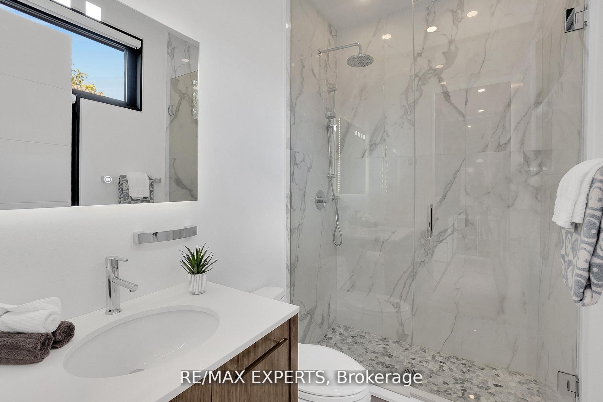 Photo 27 of 7 Woodvalley Drive, Etobicoke, Edenbridge-Humber Valley — HOMEH
