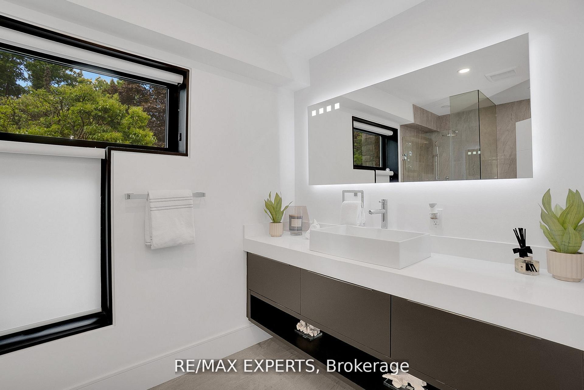 Photo 29 of 7 Woodvalley Drive, Etobicoke, Edenbridge-Humber Valley — HOMEH