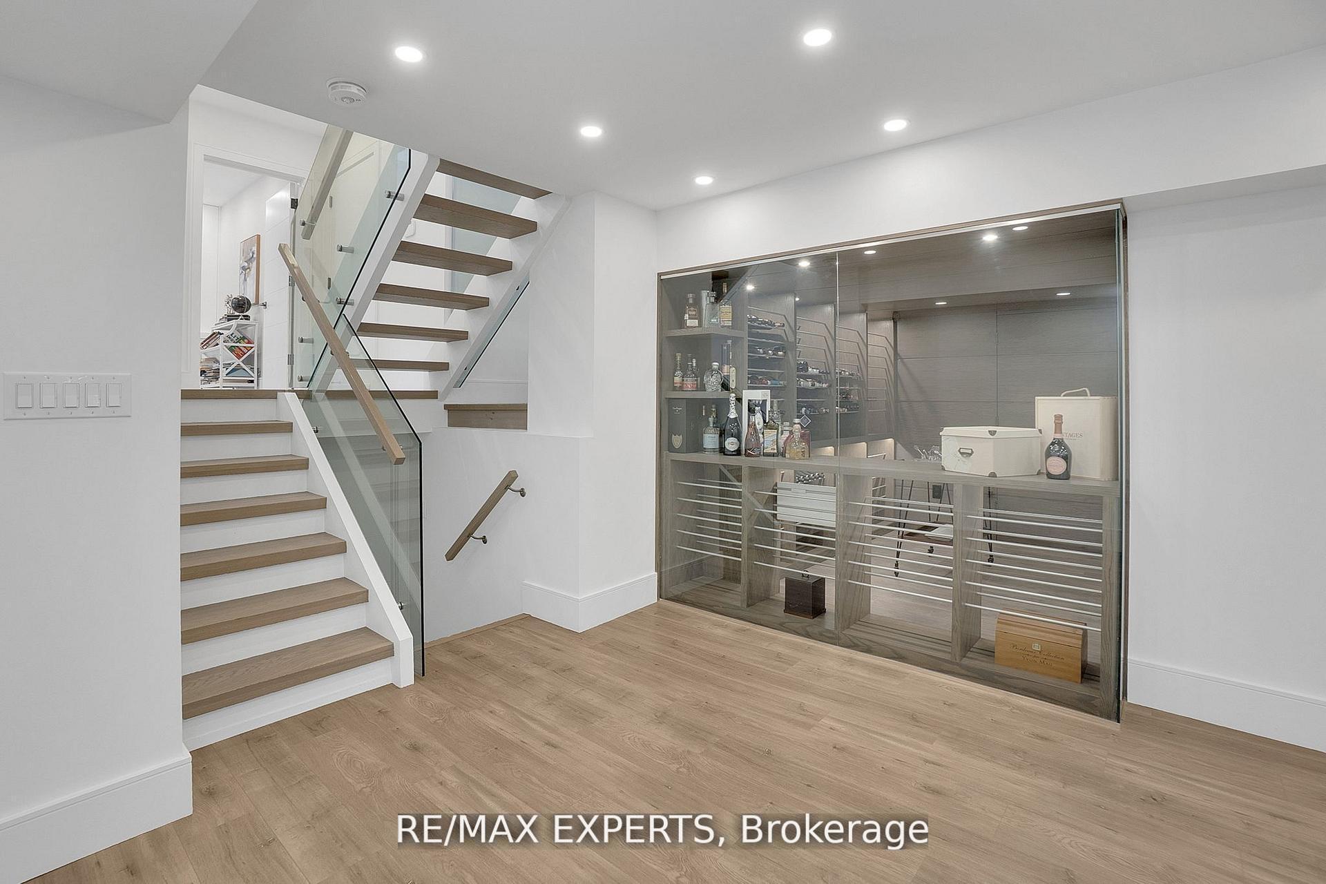 Photo 30 of 7 Woodvalley Drive, Etobicoke, Edenbridge-Humber Valley — HOMEH